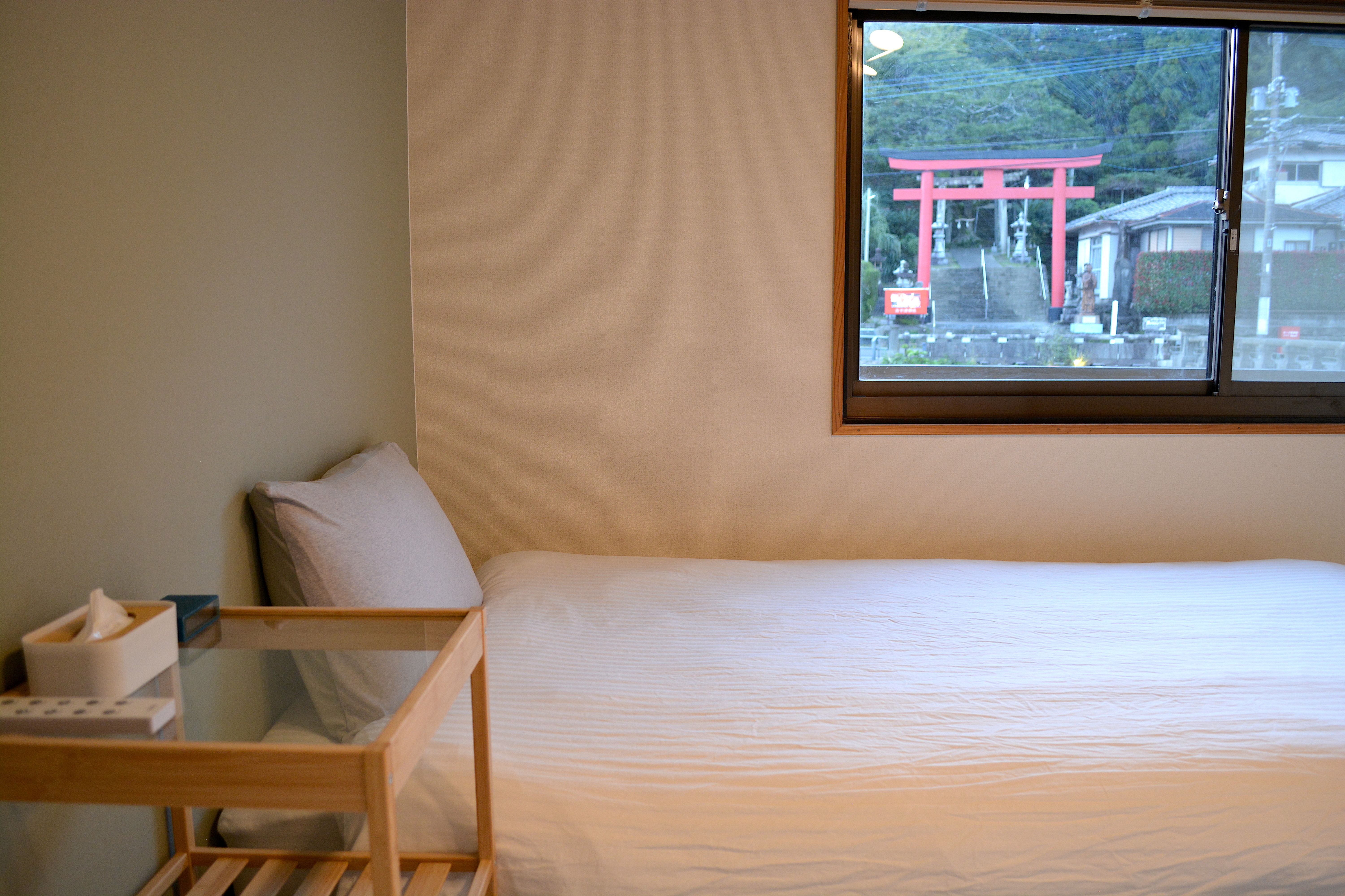 寅さんのロケ地になった吾平津神社や堀川橋が望めます。