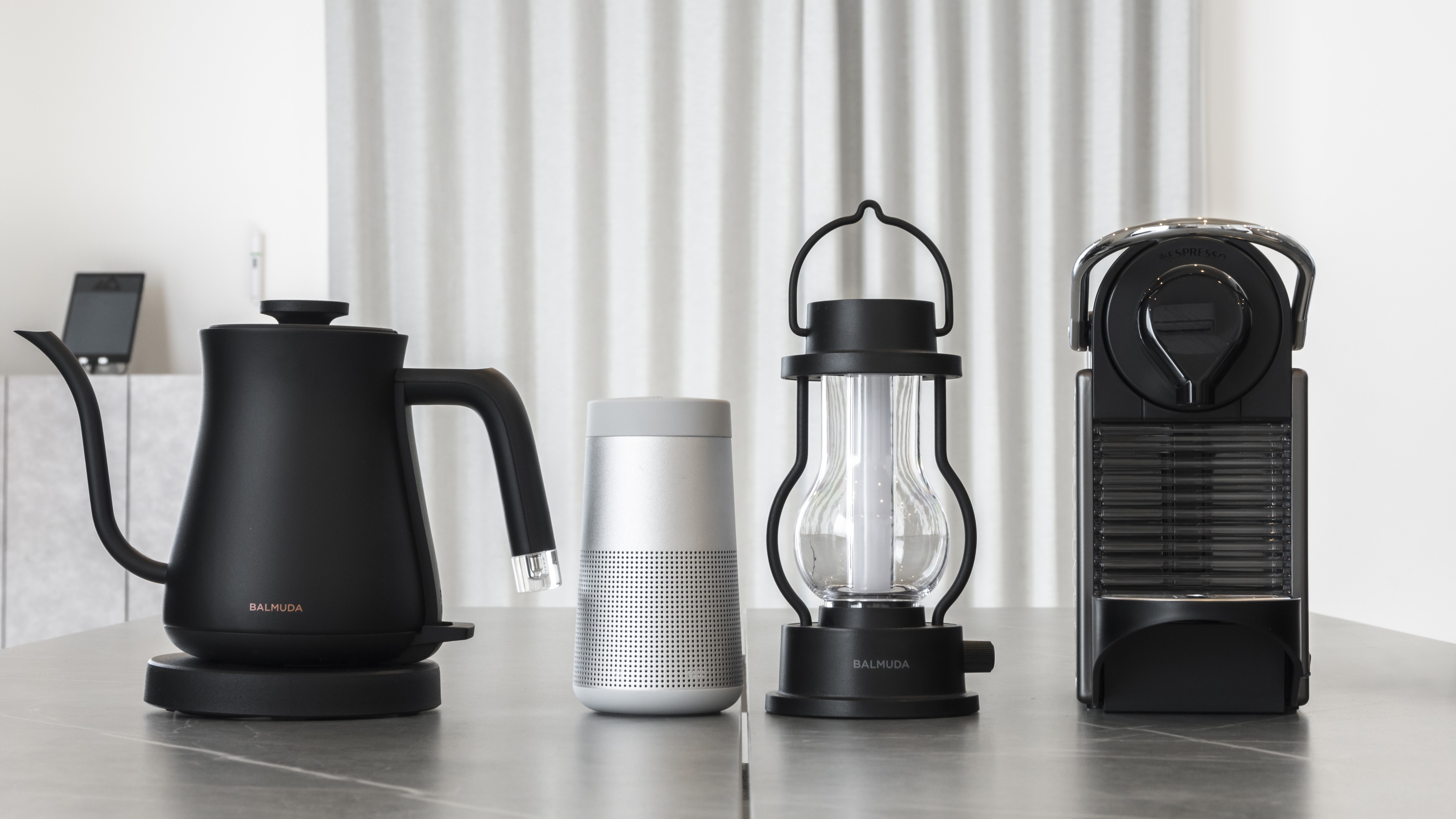 【備品】電子ケトル、スピーカー、LEDランタン、コーヒーマシン