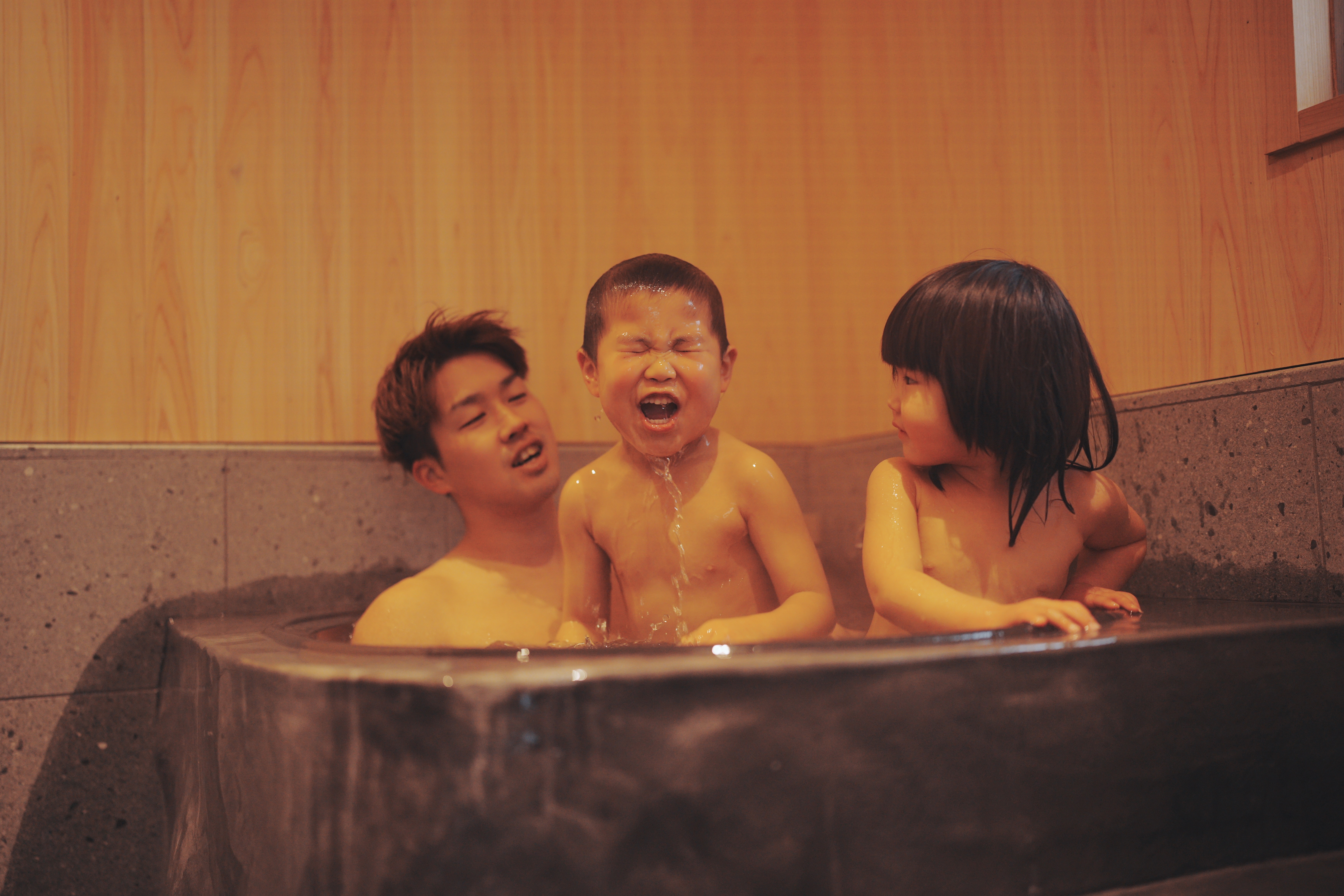 火の音や匂いそして暖かさを感じ。遠赤外線効果でじわじわと芯まで温まる