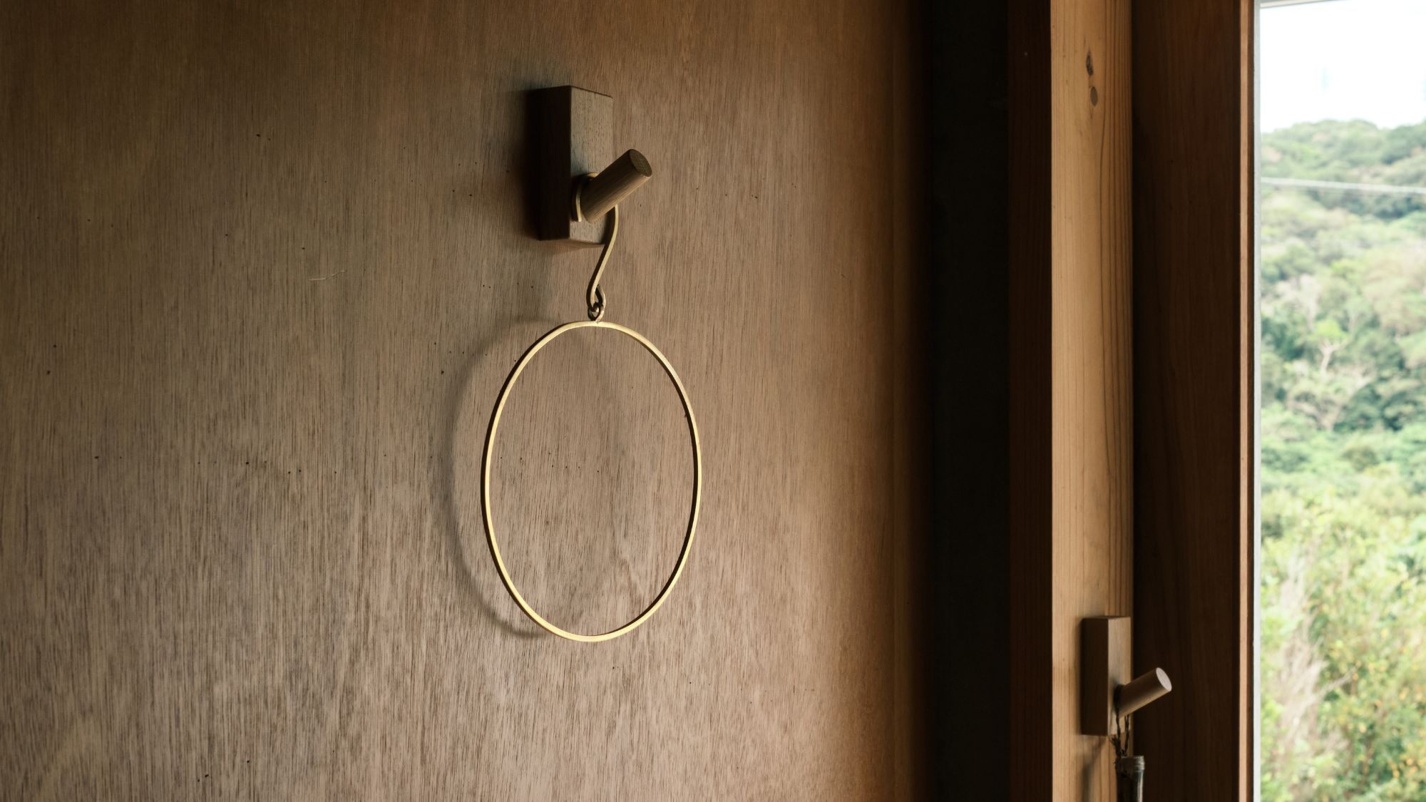 ステンレスハンガーご用意｜タオル等にご利用ください