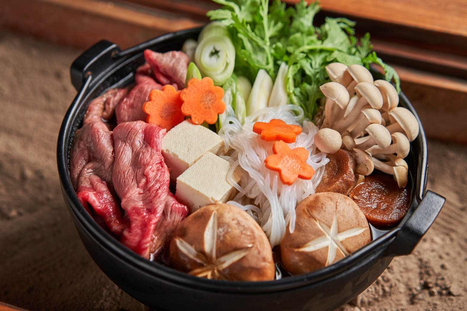 すき焼き夕朝食付き【夕食時間19:30〜】