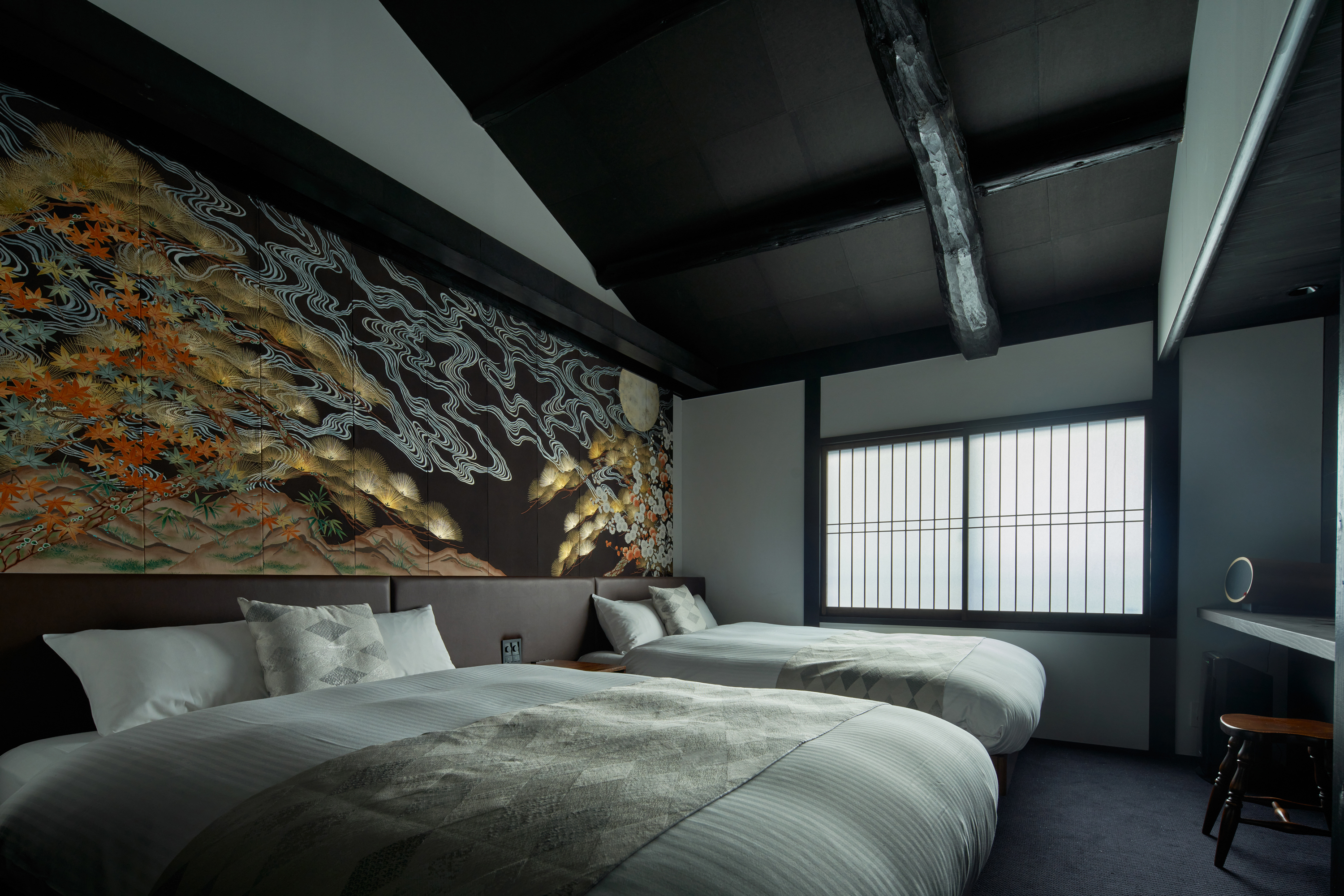 ダブルサイズのベッドを2台ご用意しております。