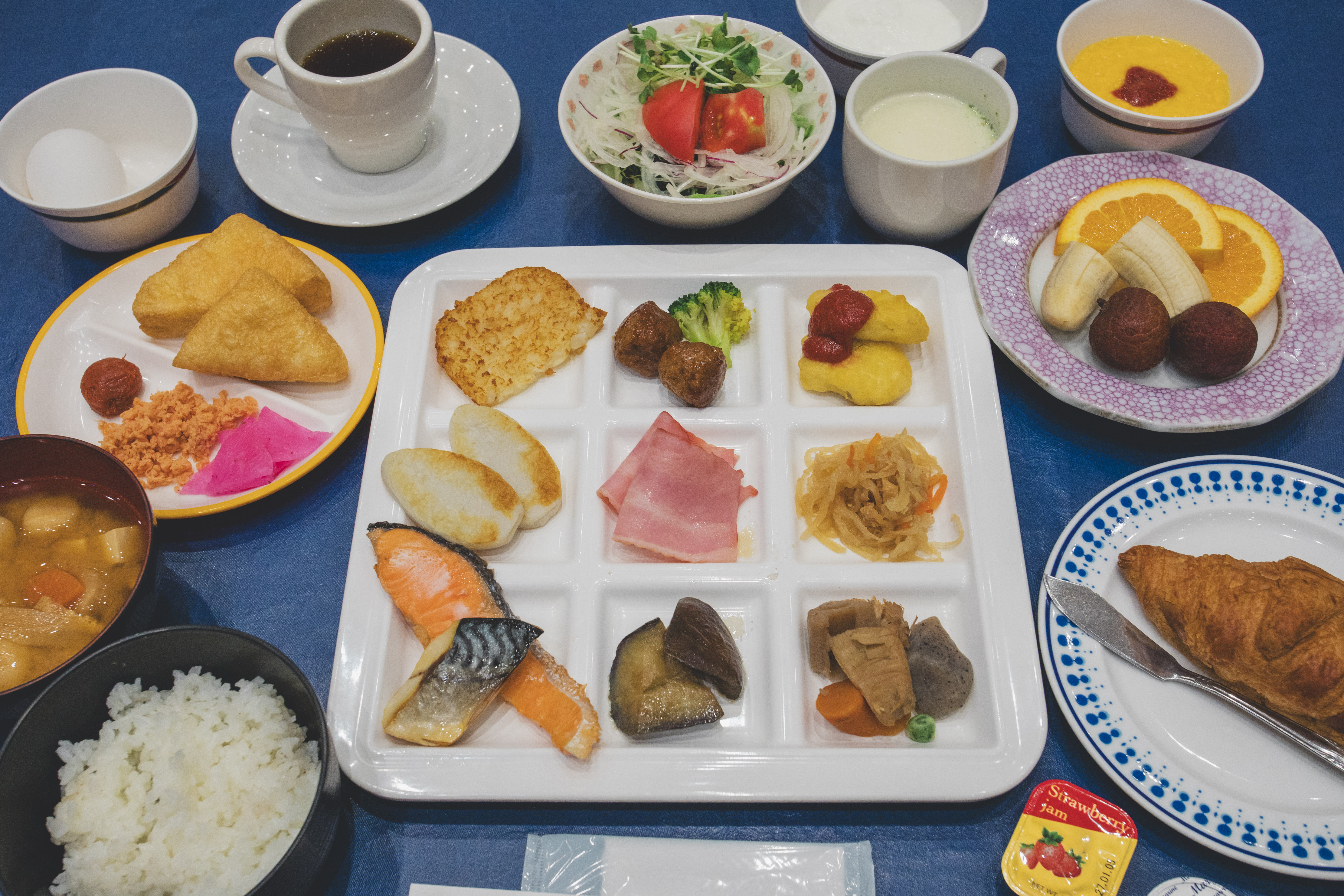 朝食