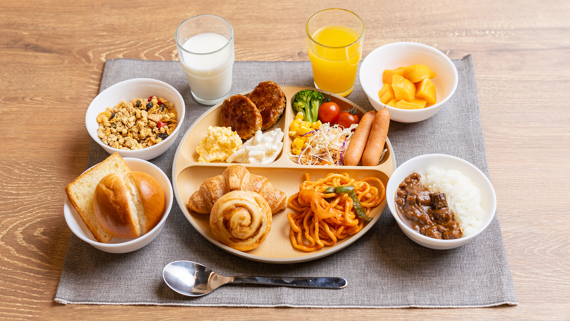 朝食盛り付け一例