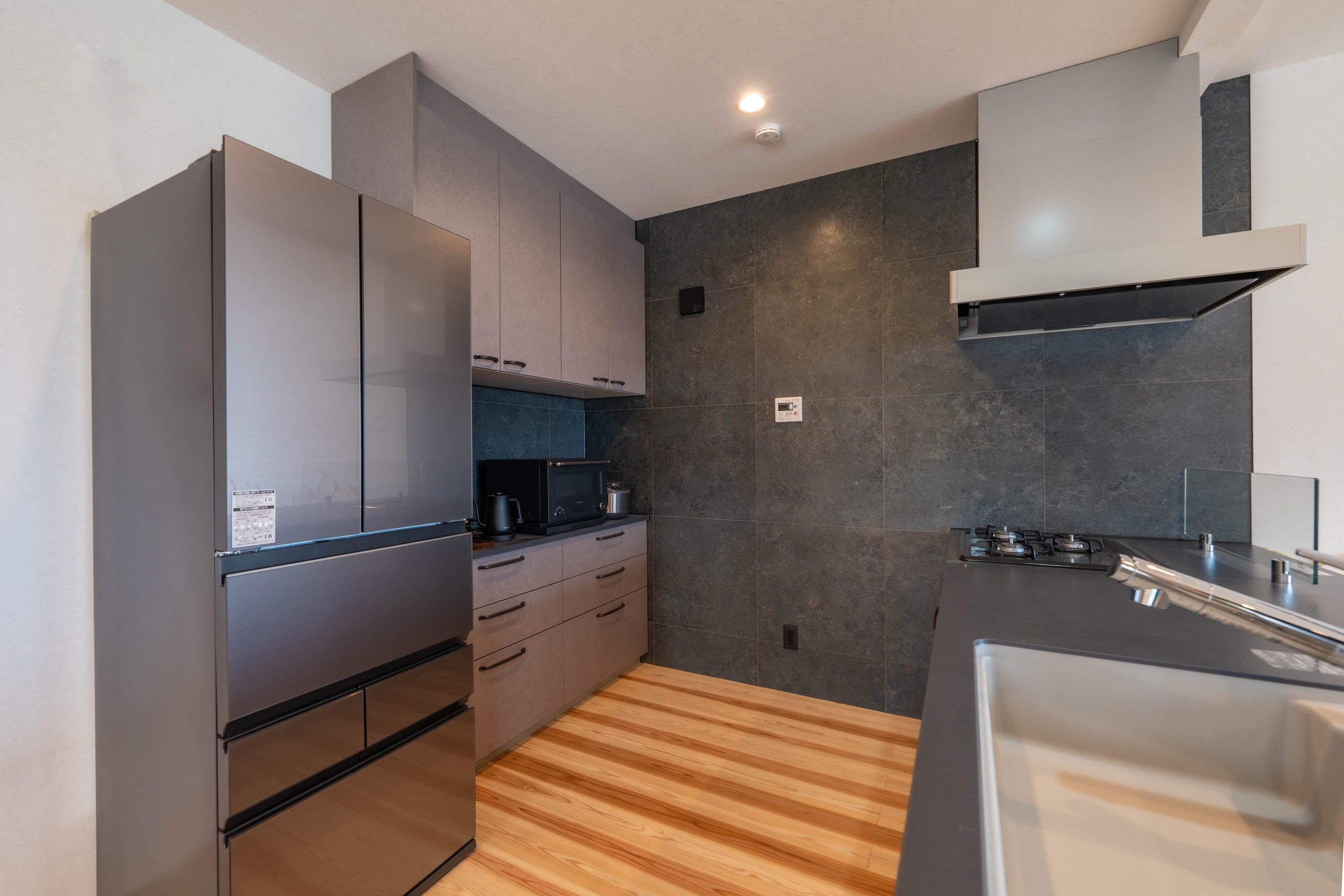 【楽天スーパーSALE】【＼千葉の琉球空間／】天然南房総温泉/サウナ/室内BBQ棟付《2~6名利用》