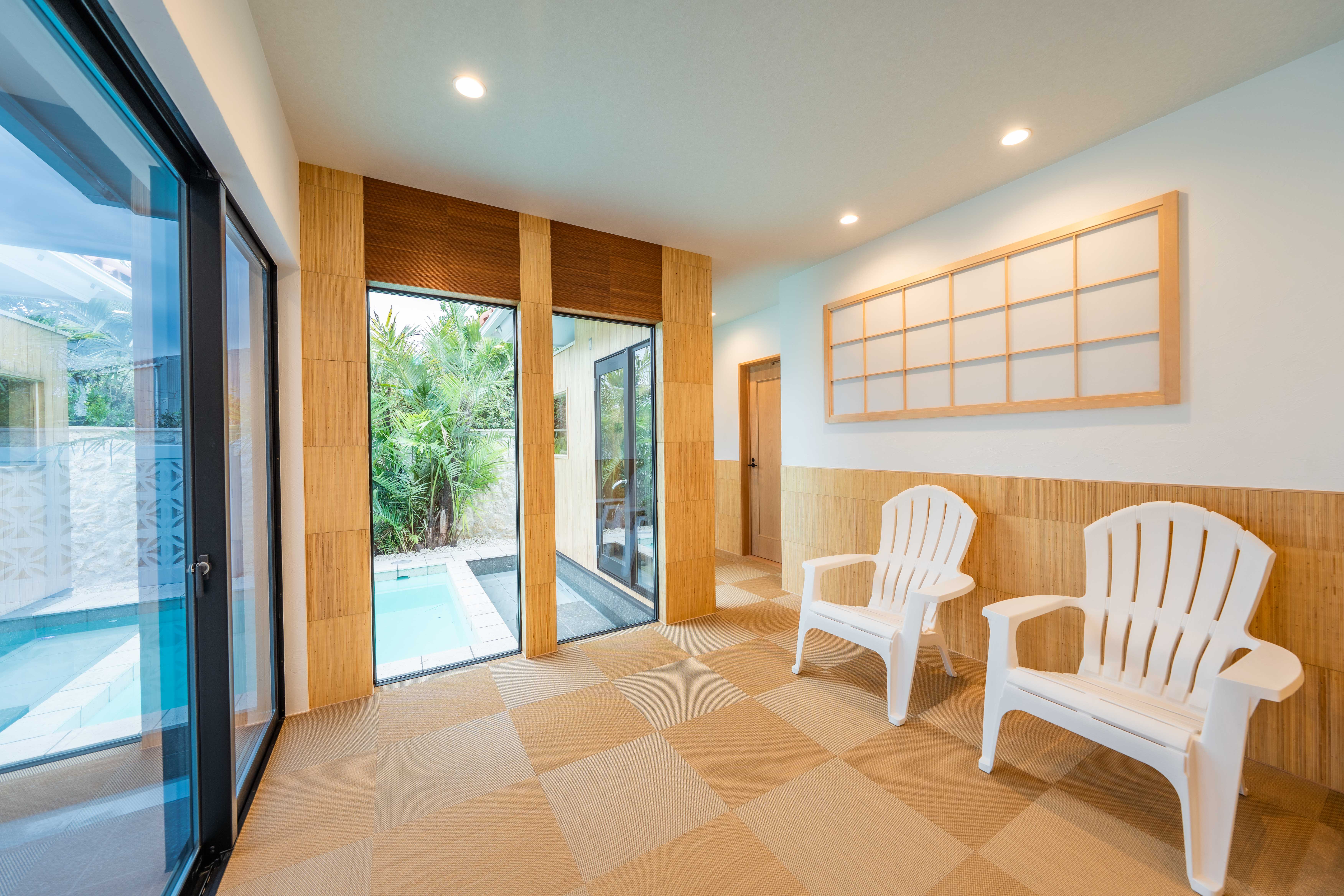 【蒼望楼concept琉球】サウナ後の整いスペースは室内でも可能