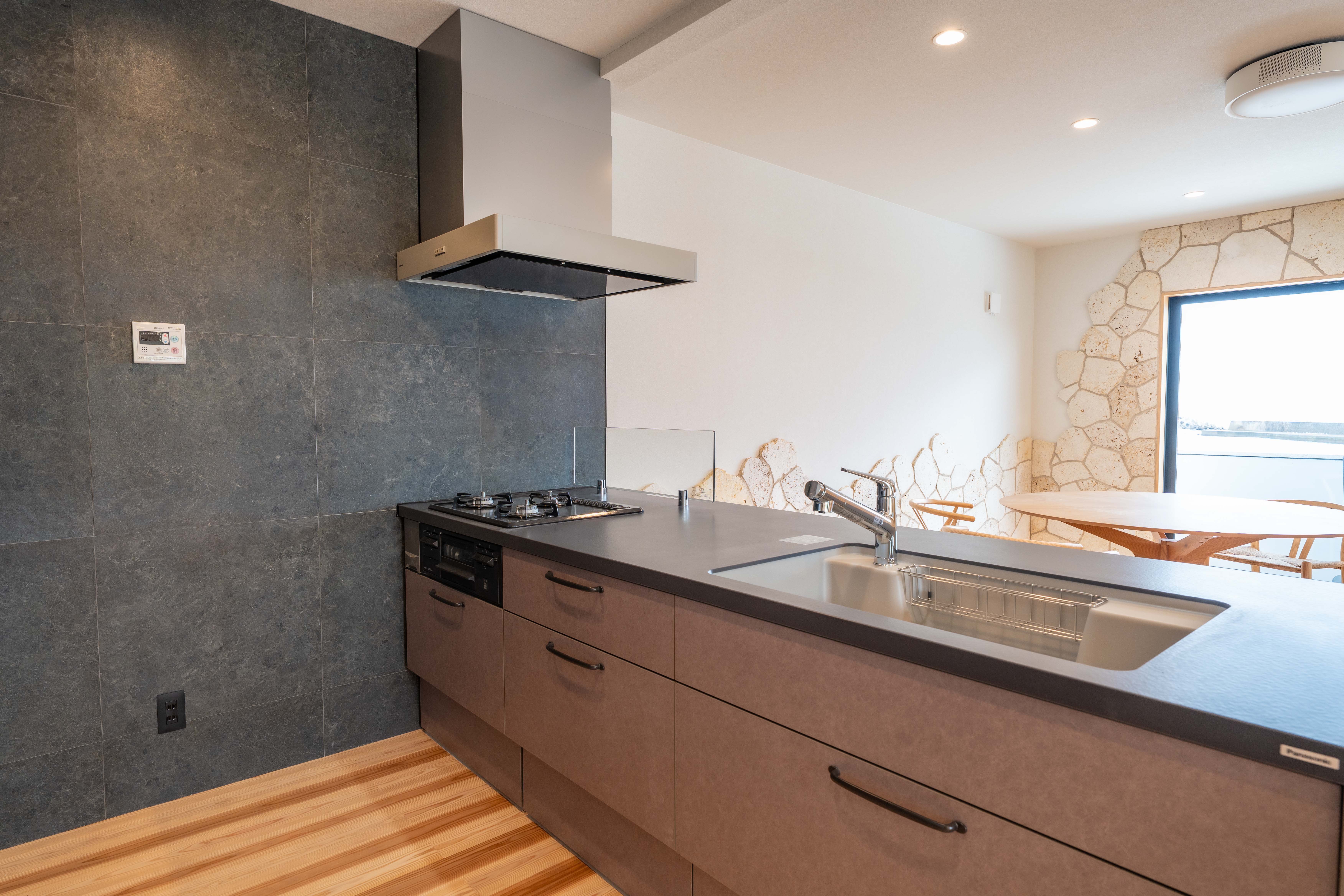 【蒼望楼concept琉球】広々使えるキッチンスペース