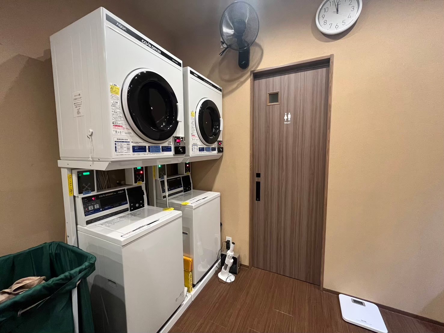 ◆コインランドリー◆洗濯機と乾燥機を設置しています。洗濯は1回400円、乾燥機は30分100円です。