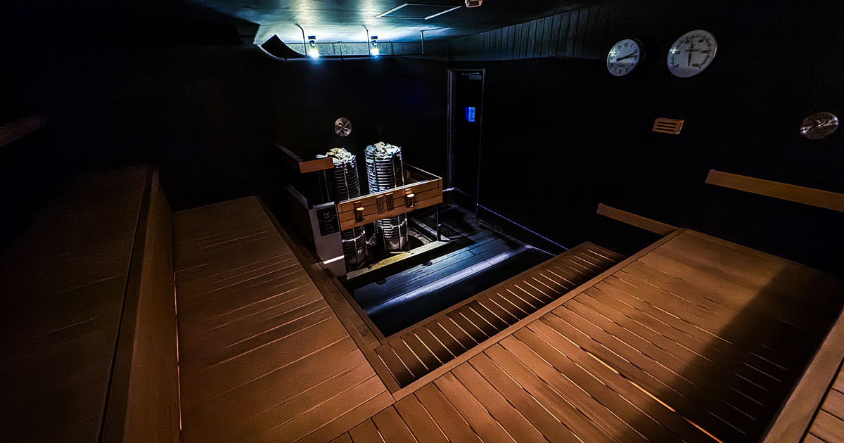 ◆ KUU （サウナ室）◆座面の広さと高さにこだわりました。