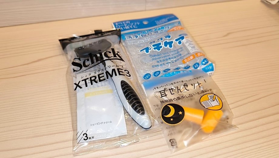 ◆耳栓無料・コンタクト保存液150円・カミソリ250円◆