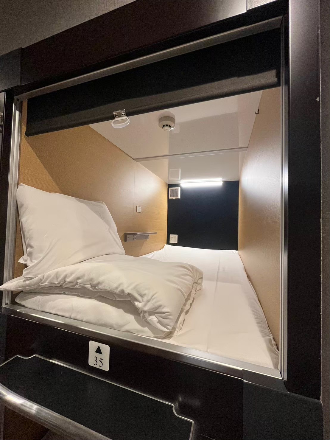 ◆カプセルルーム◆（横幅99cm&times;縦幅205cm)無料Wi-Fi完備、電源2口有り、TVなし