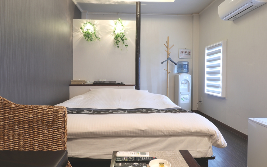 《素泊り》【16時〜翌11時■最大19時間ステイ】観光やビジネスの拠点に＜全室温泉＞