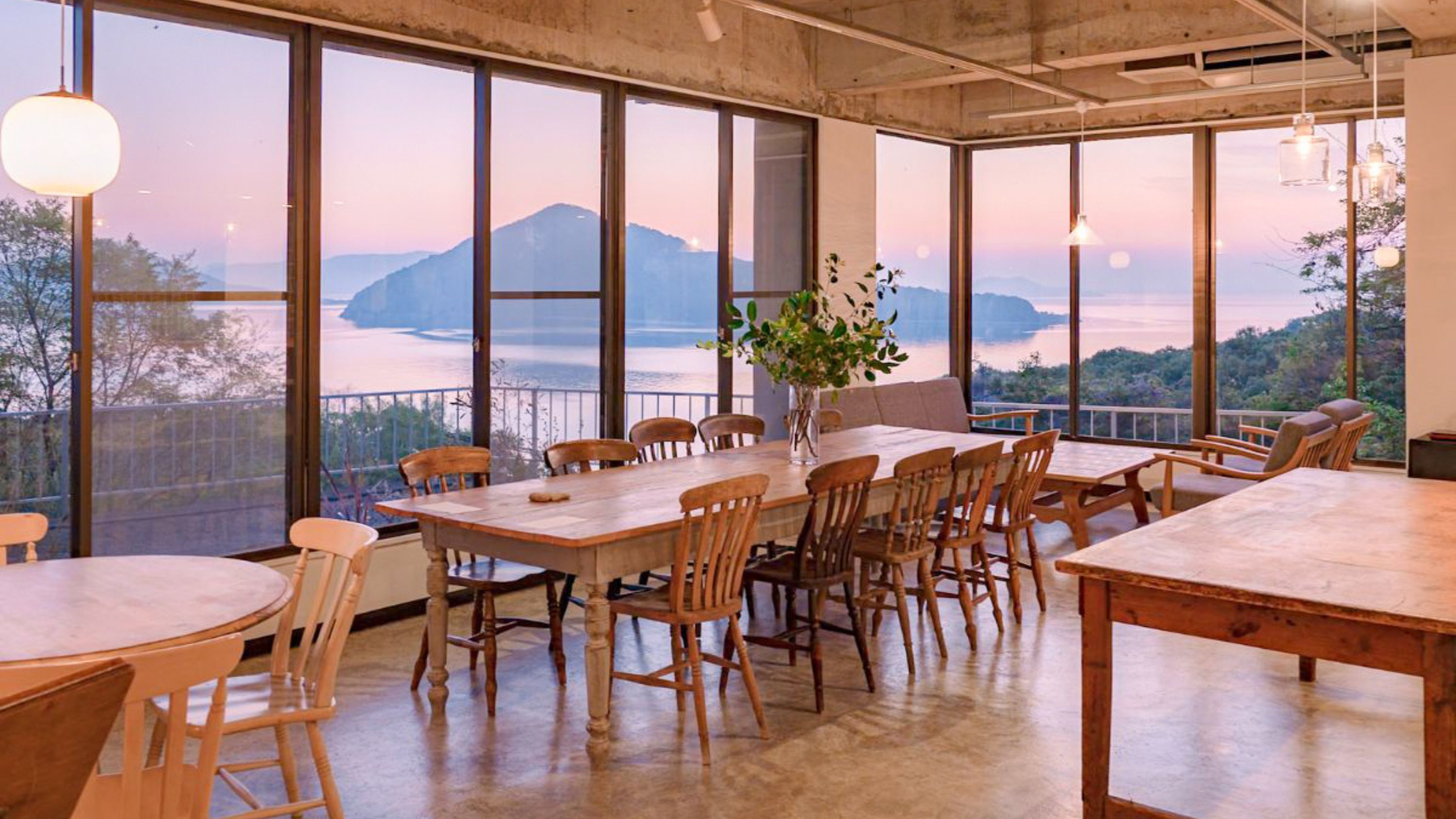 海の見える大食堂