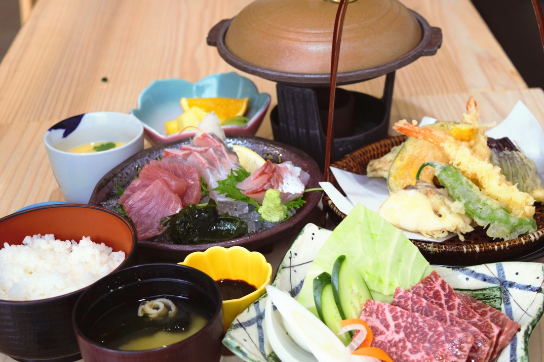 【WEB限定】一泊二食付：土佐黒牛陶板焼付みさき御膳