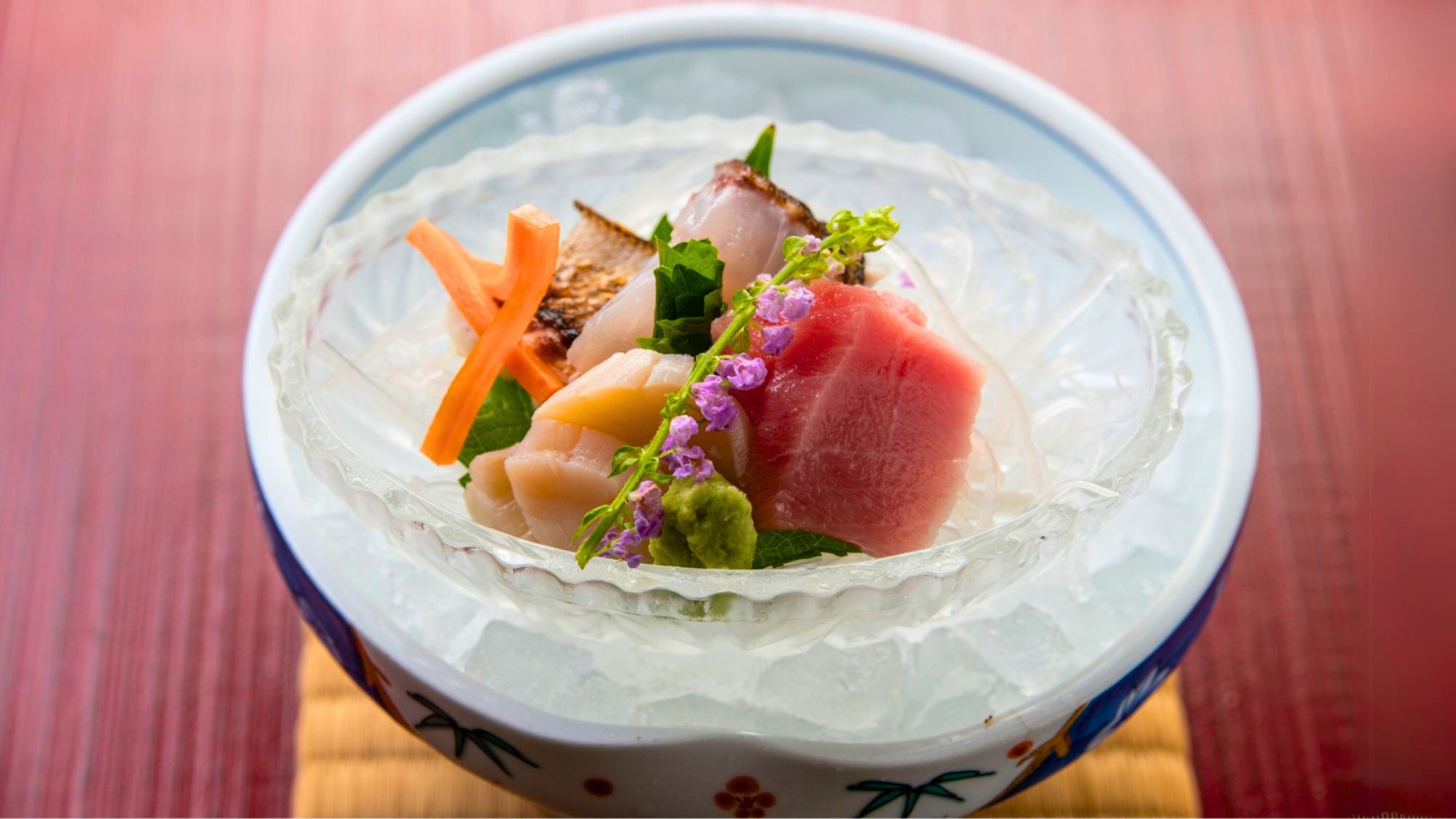 伊佐木の炙り、本鮪、帆立、あしらい