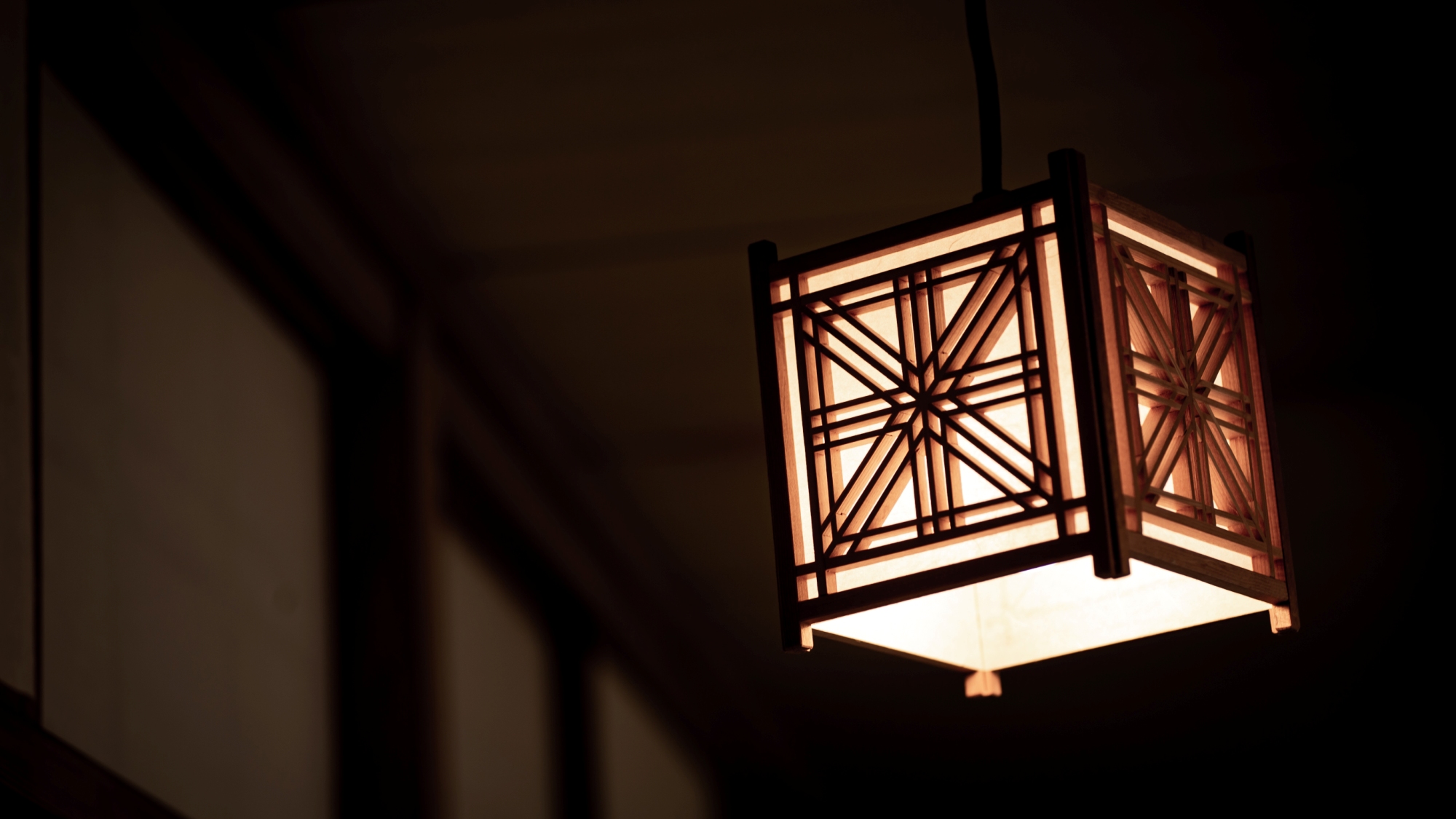 趣のある吊下灯