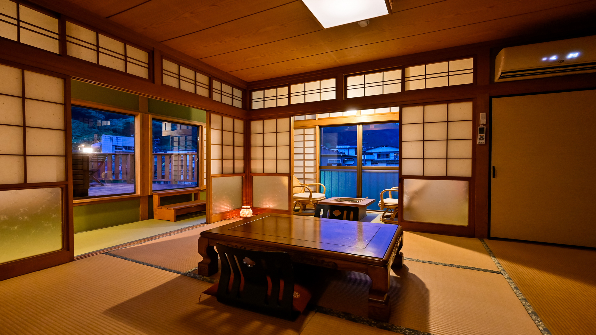 【テラス付き和室】心落ち着く純和風の空間で、穏やかなひとときをお過ごしください。