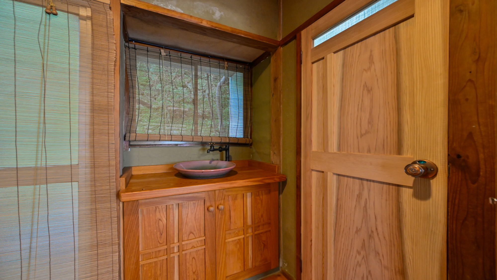 【和室6畳2間（通常和室）】シンプルで機能的な洗面スペース