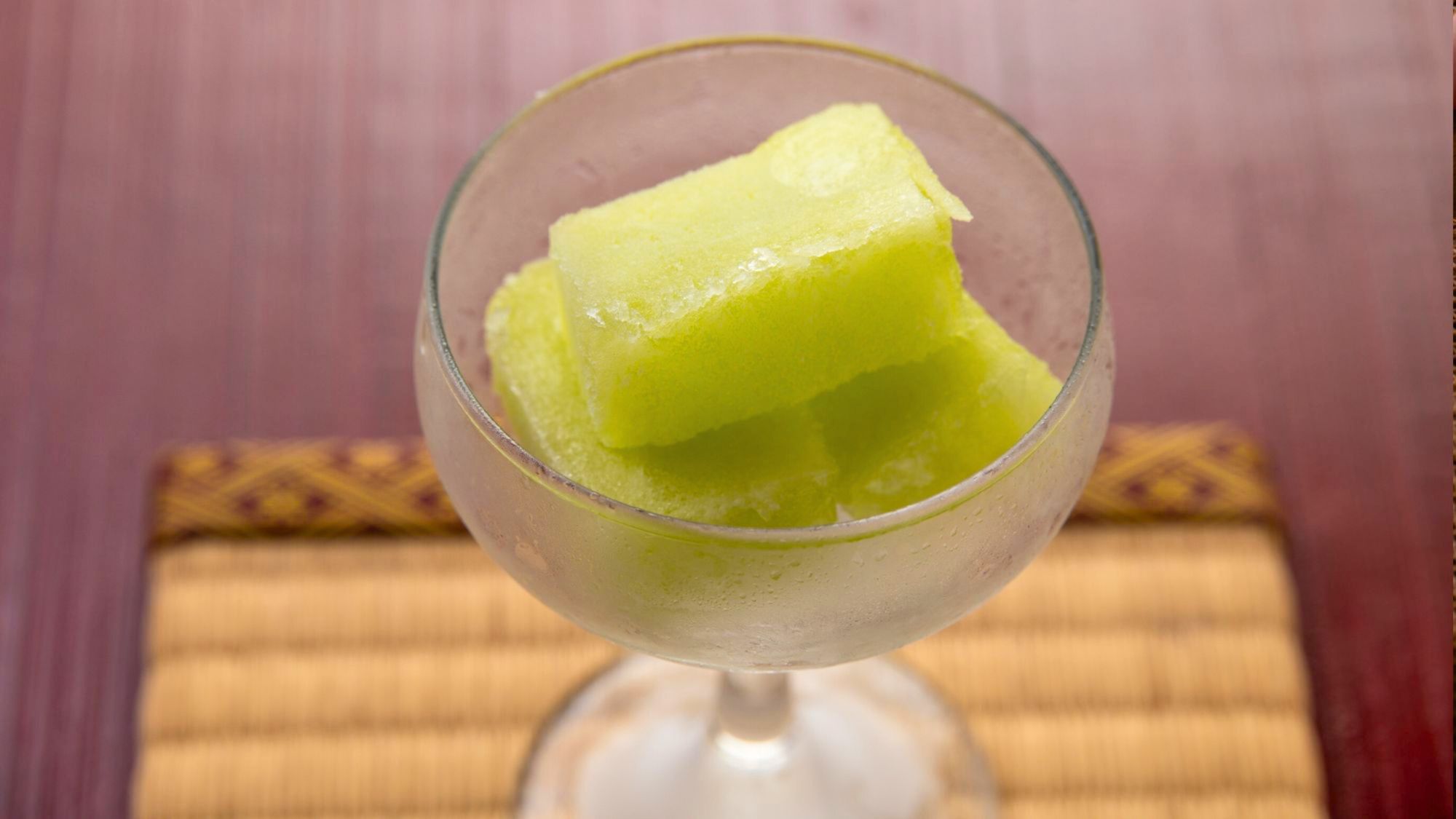 肥後グリーンのシャーベット。爽やかな中にしっかりとした素材の甘みが込み上げてきます。