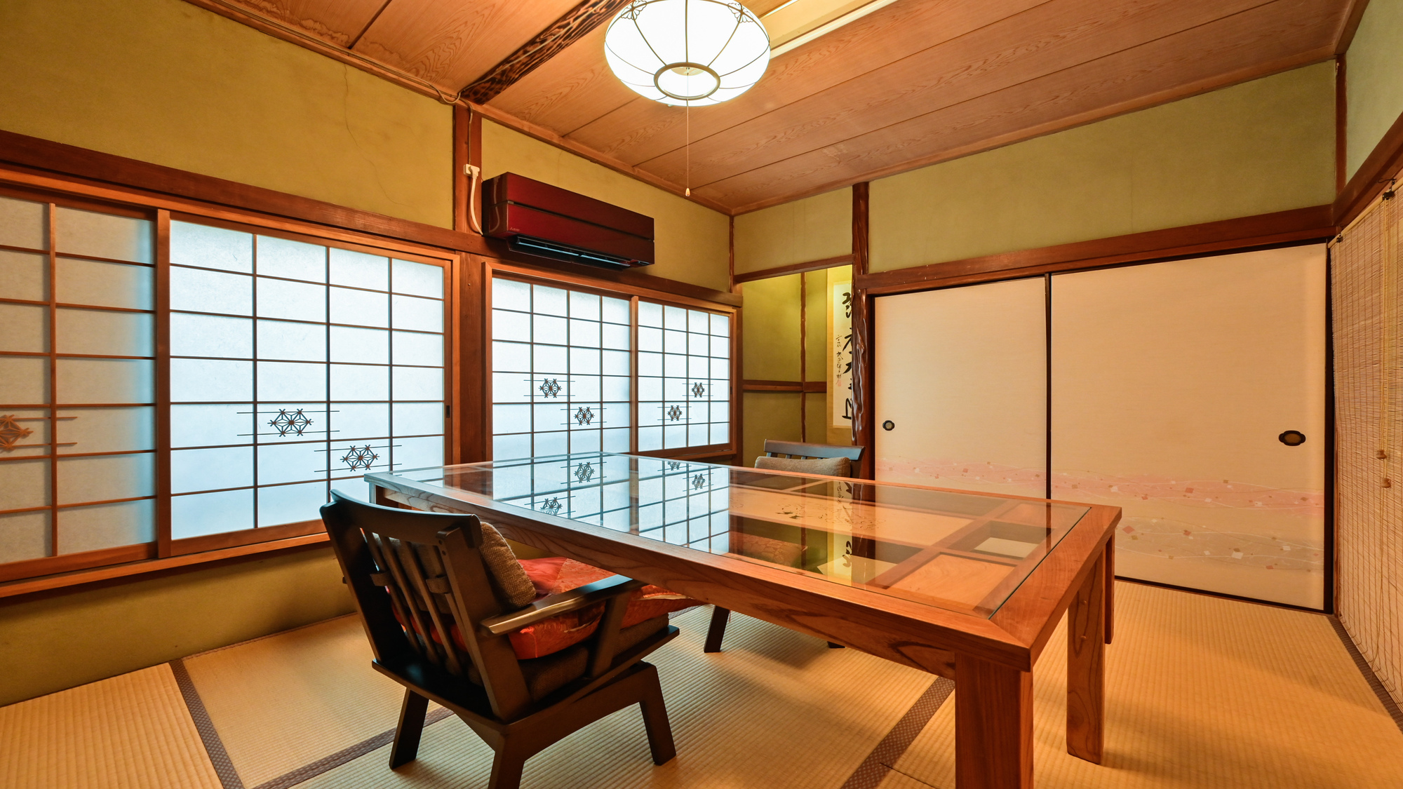 大切な人とのプライベートな時間を楽しむ個室もございます