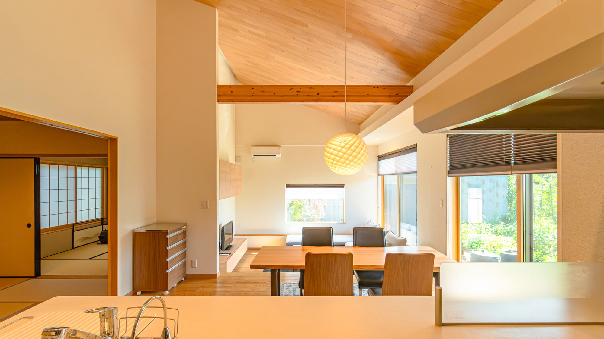 【連泊割・3泊〜】お得に長期滞在！苗場方面へのアクセス良好・スキー場めぐりの拠点にもおすすめ