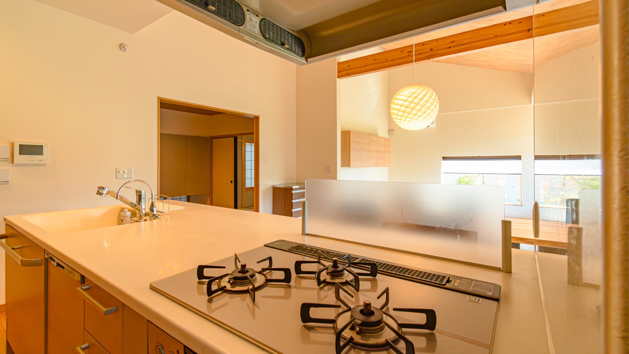 【連泊割・3泊〜】お得に長期滞在！苗場方面へのアクセス良好・スキー場めぐりの拠点にもおすすめ