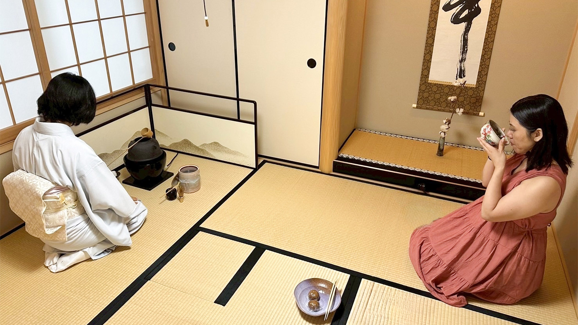 ・【茶道体験】上質な和室で過ごす贅沢なひととき　茶の作法とともに