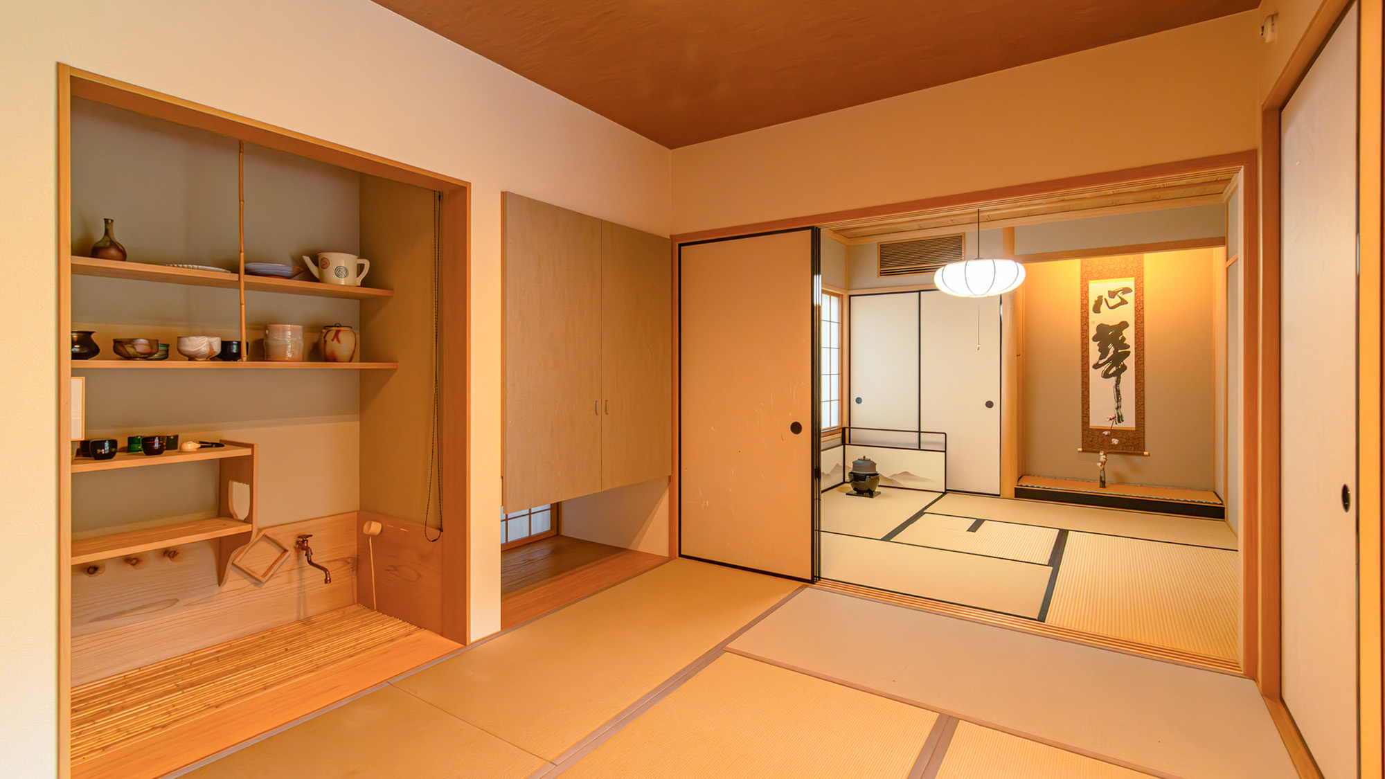 ・【茶室】静寂に包まれて、心安らぐひとときを。茶器の美しさに心酔