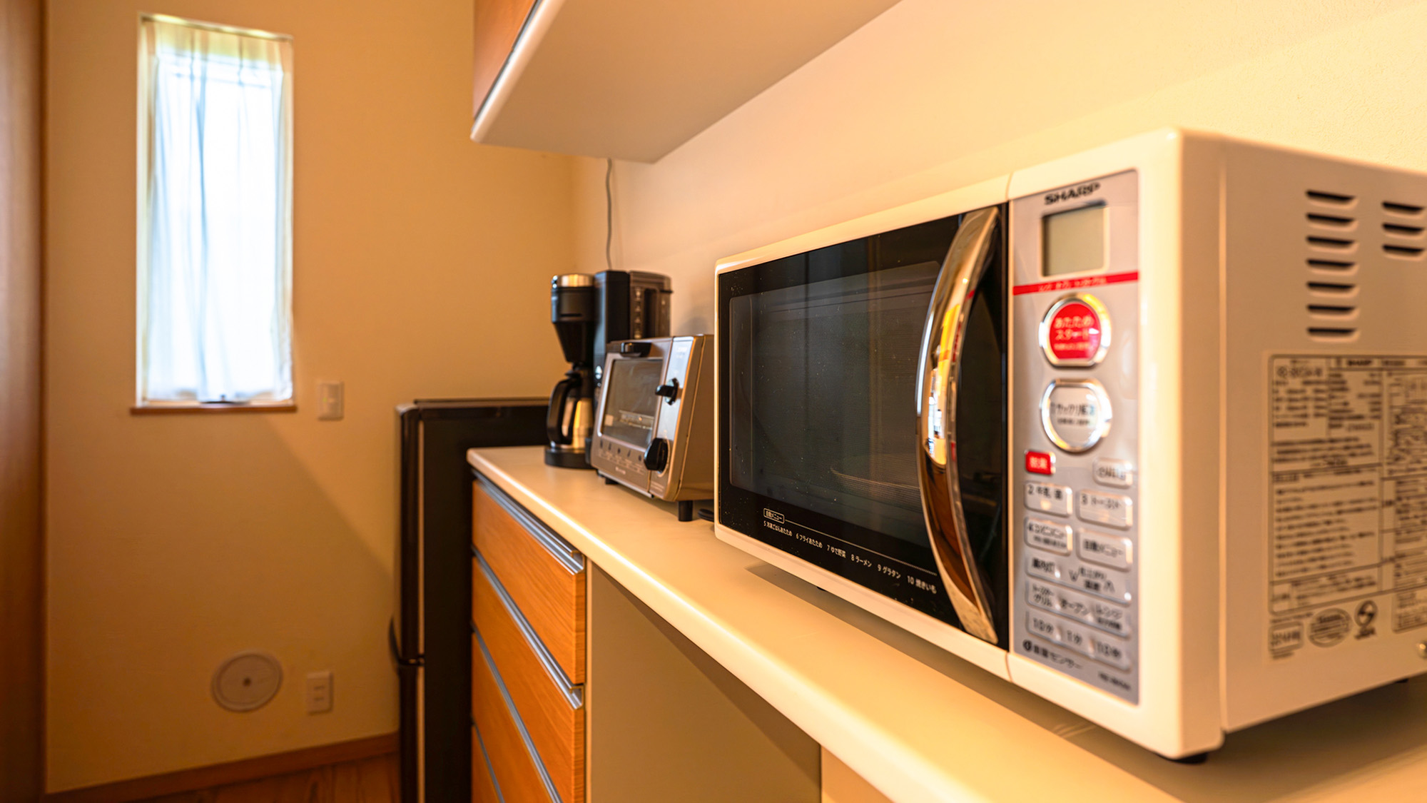 ・【キッチン】電子レンジやオーブントースター、コーヒーメーカーをご用意