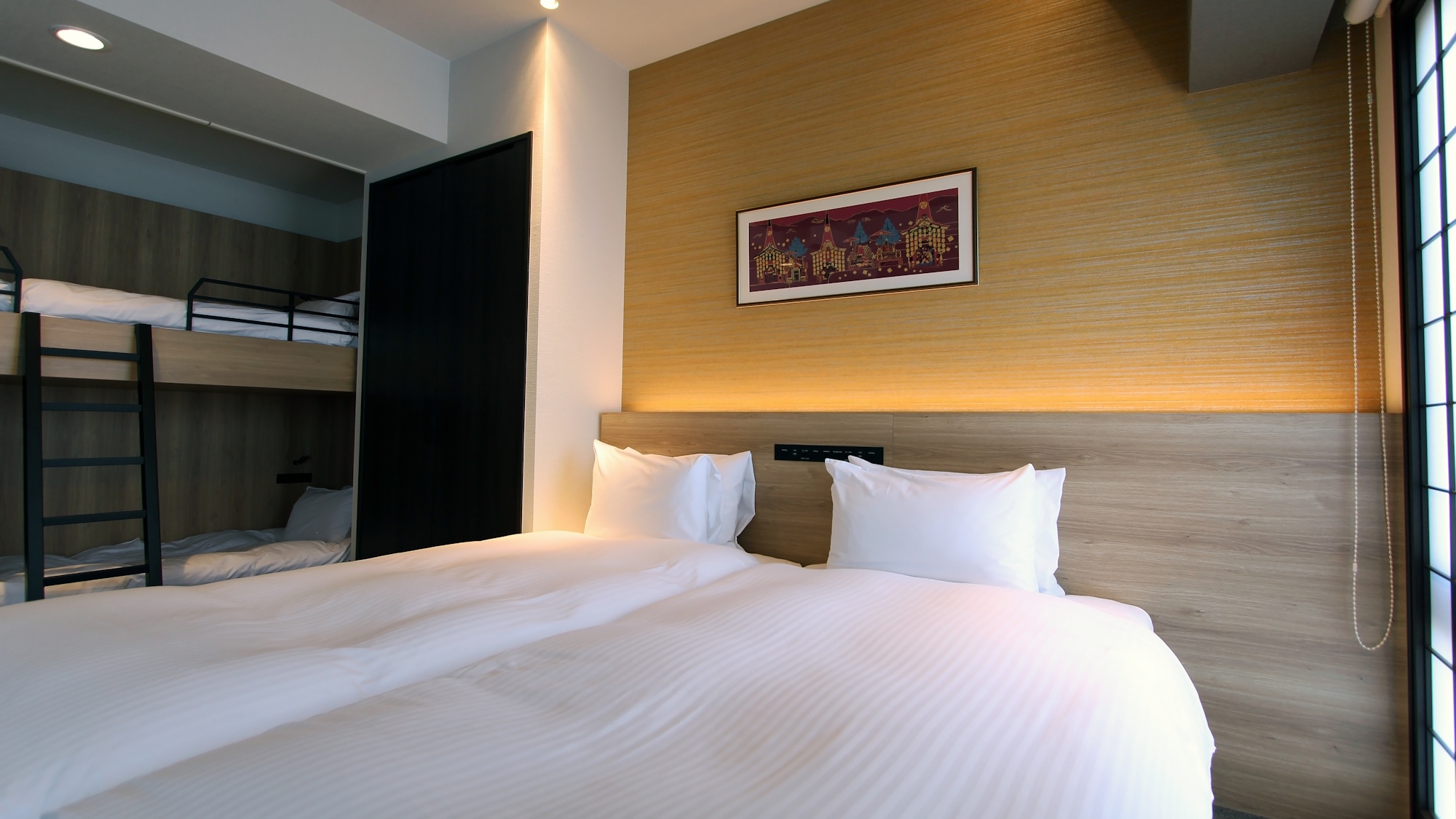 デラックスルーム（二段ベッド付）