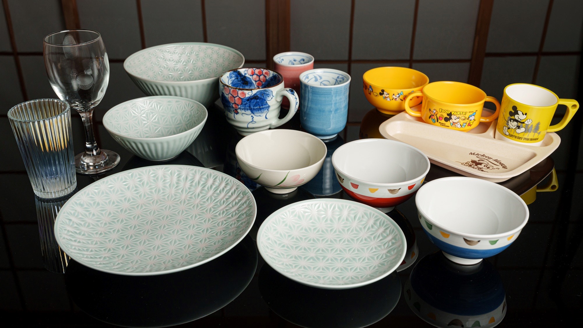 【調理道具一式/食器】