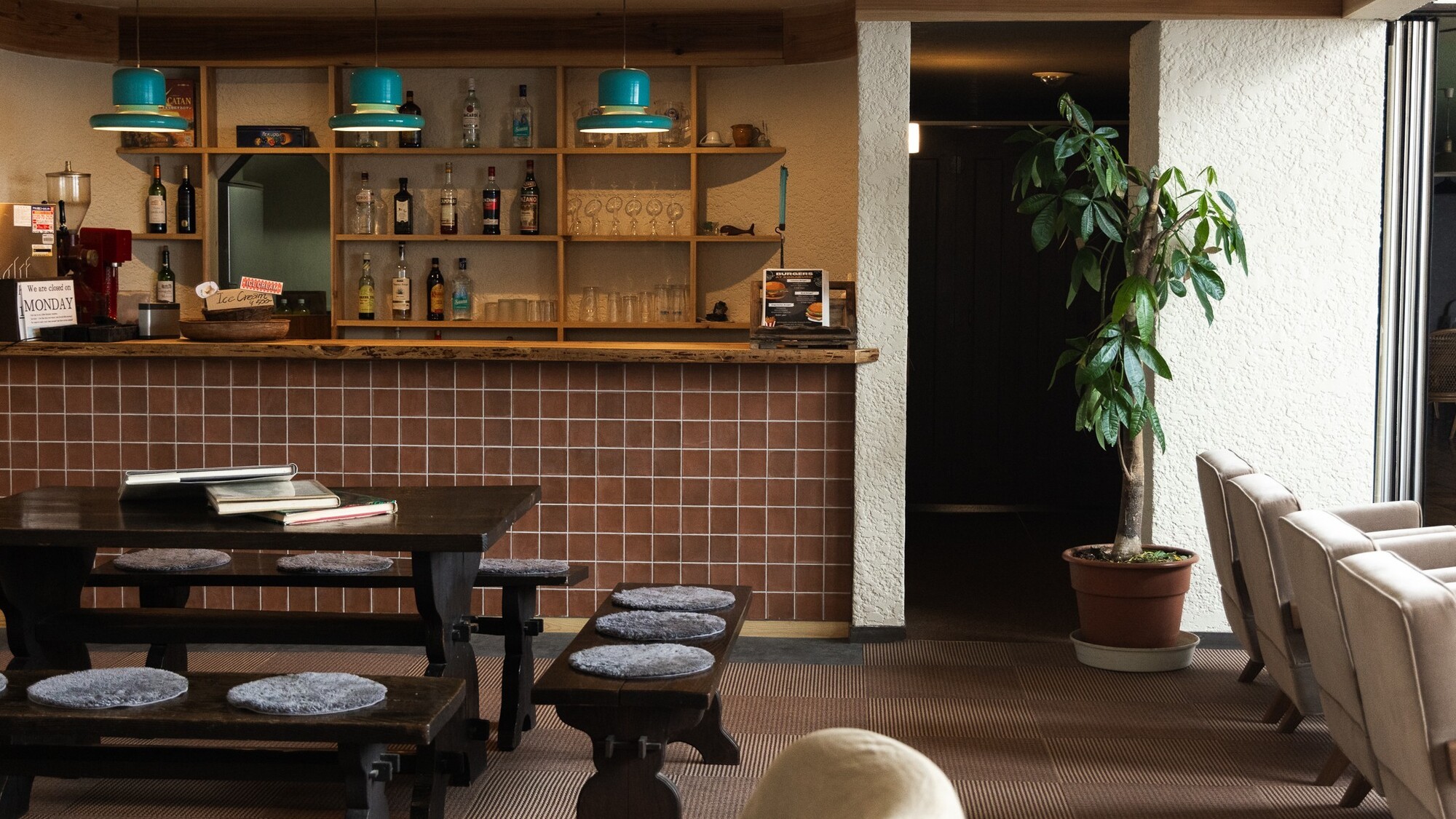 明治より続く老舗旅館の風格を感じるロビー