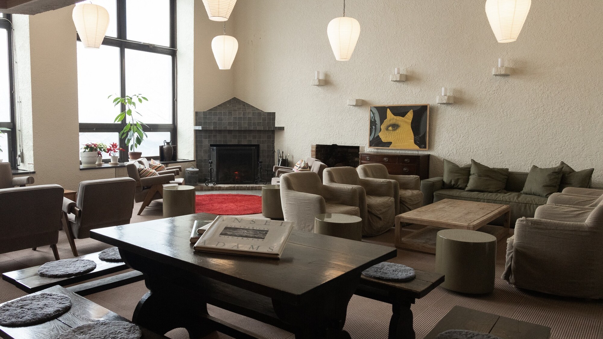 明治より続く老舗旅館の風格を感じるロビー