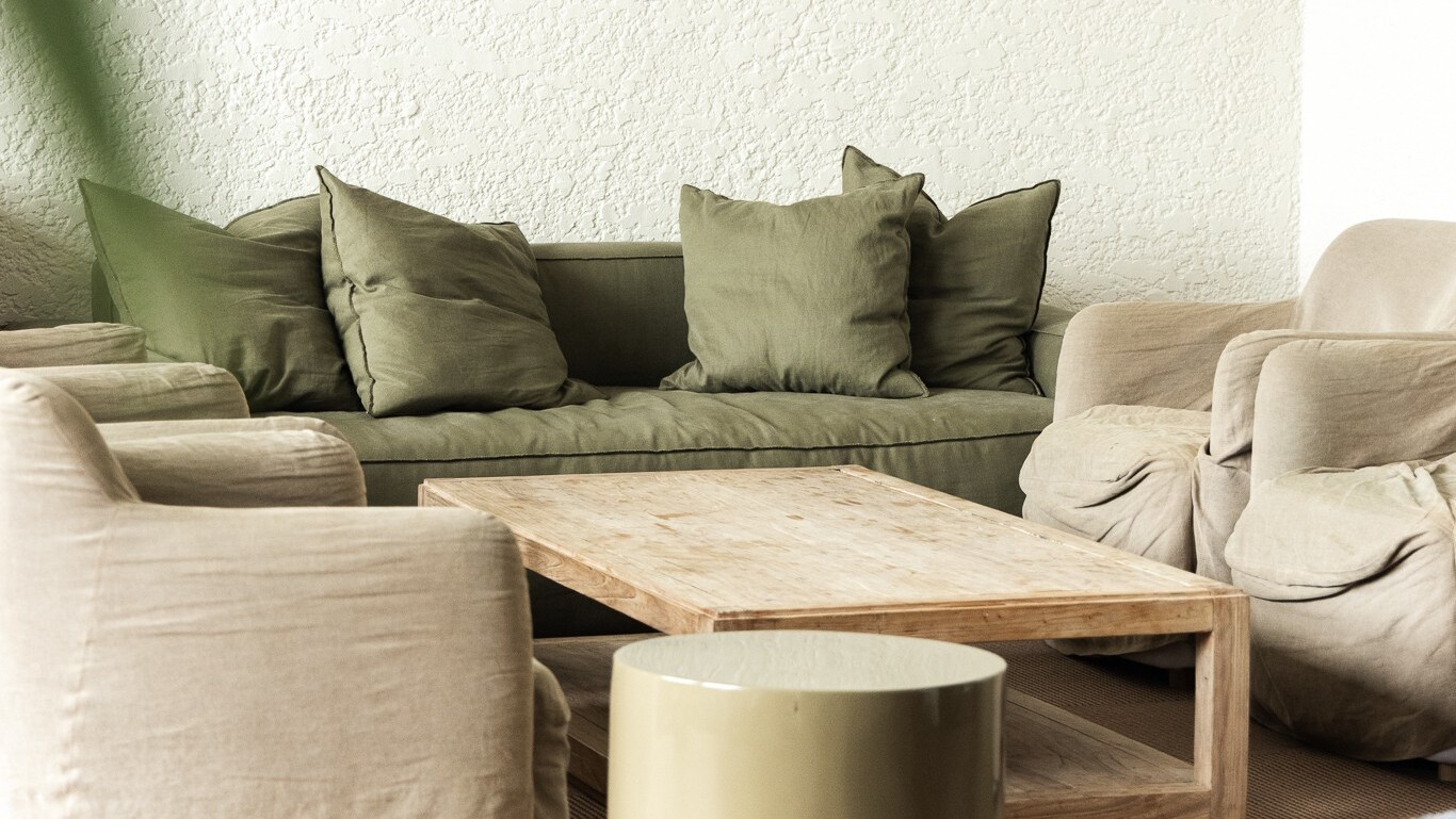 明治より続く老舗旅館の風格を感じるロビー