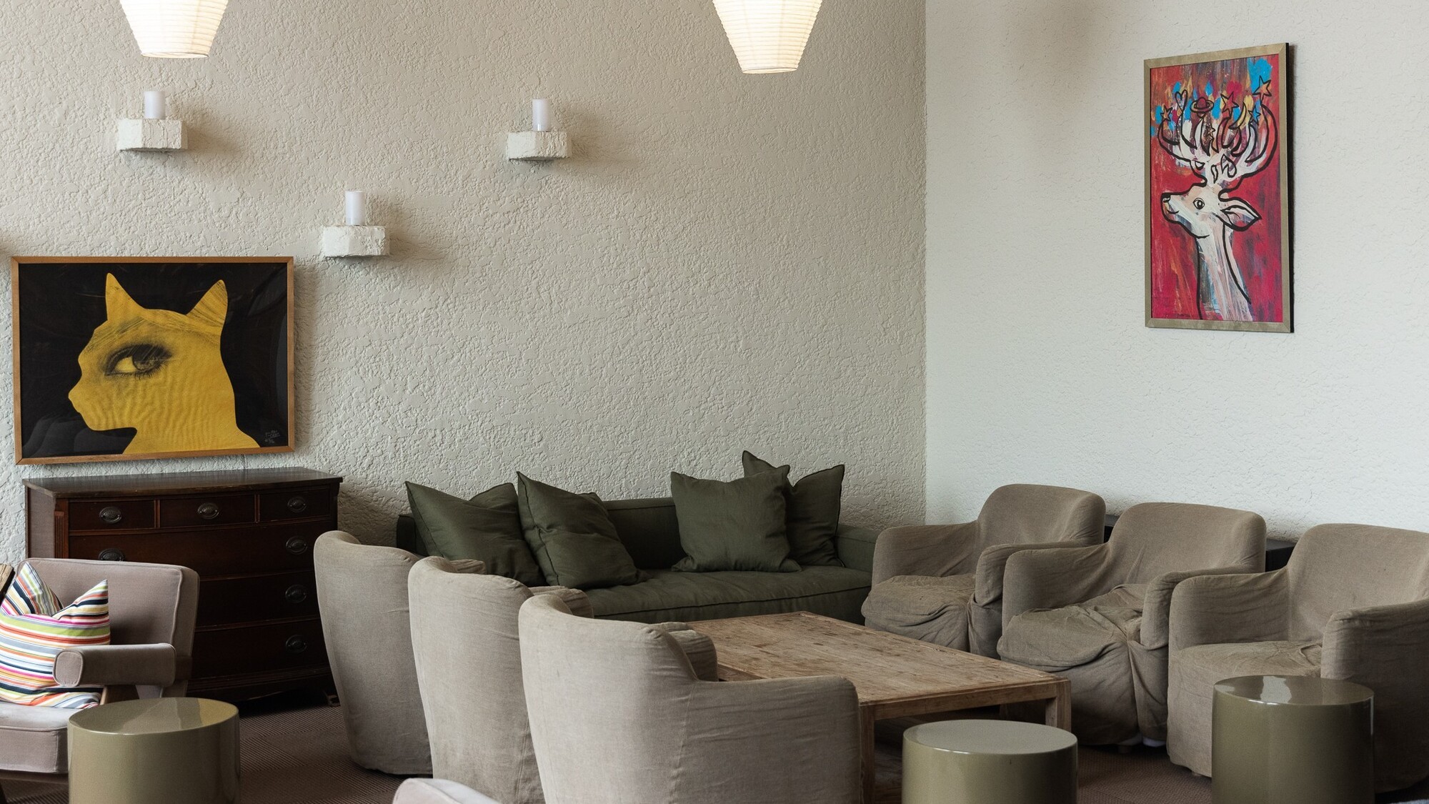 明治より続く老舗旅館の風格を感じるロビー