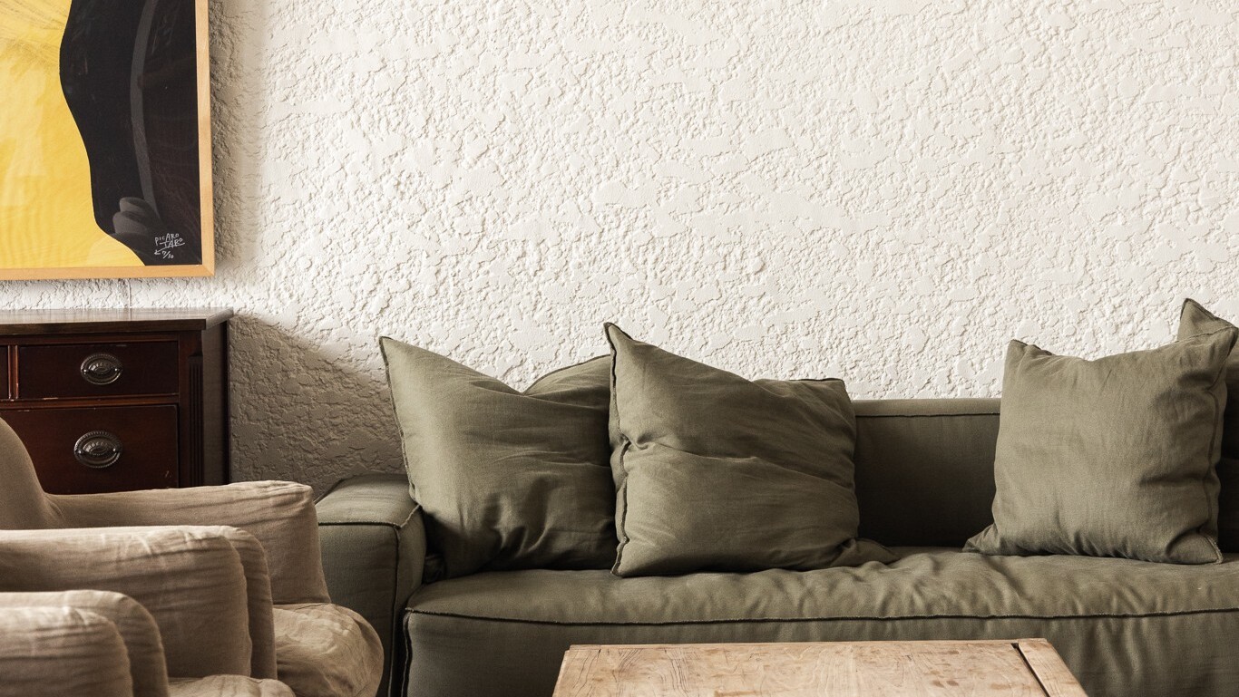 明治より続く老舗旅館の風格を感じるロビー