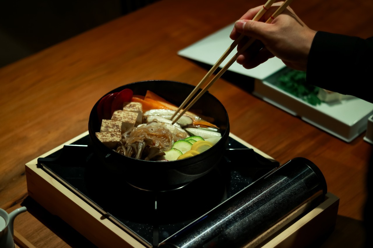 目の前で仕上げる幸せすき焼き