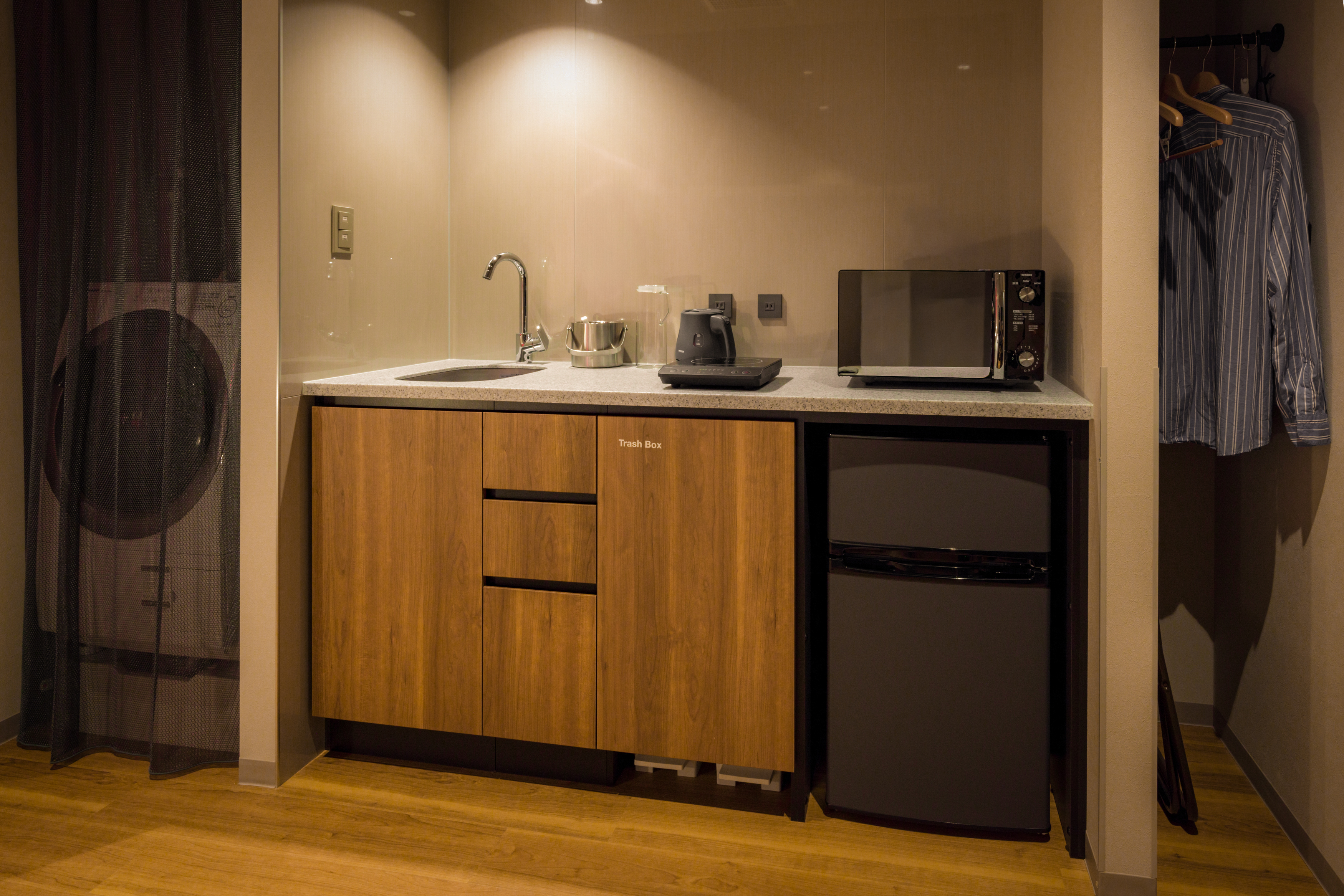 【デラックス ファミリー 洋室】