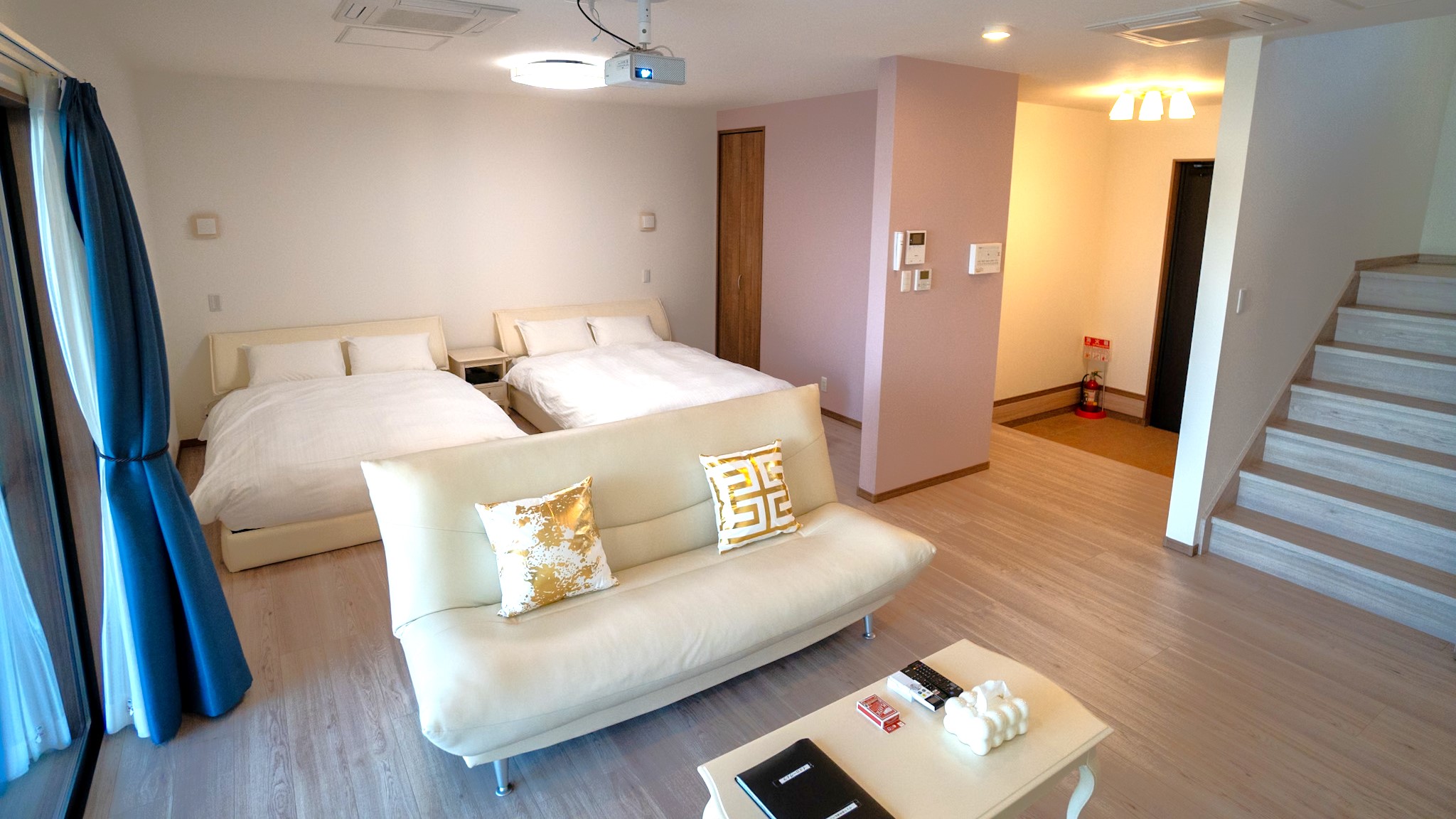 イエローヴィラ寝室