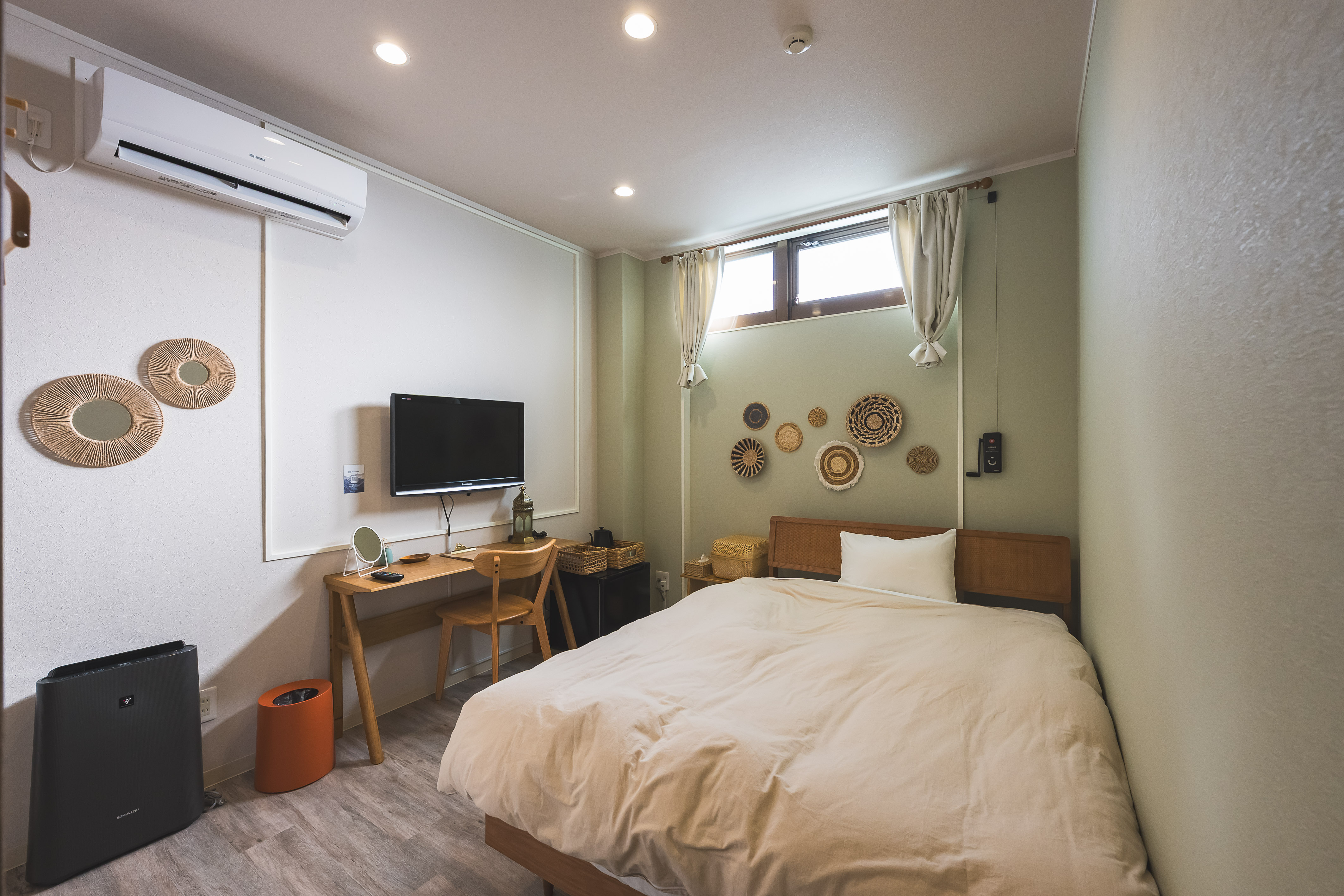 サータ社のマットレスで旅の疲れを癒します。