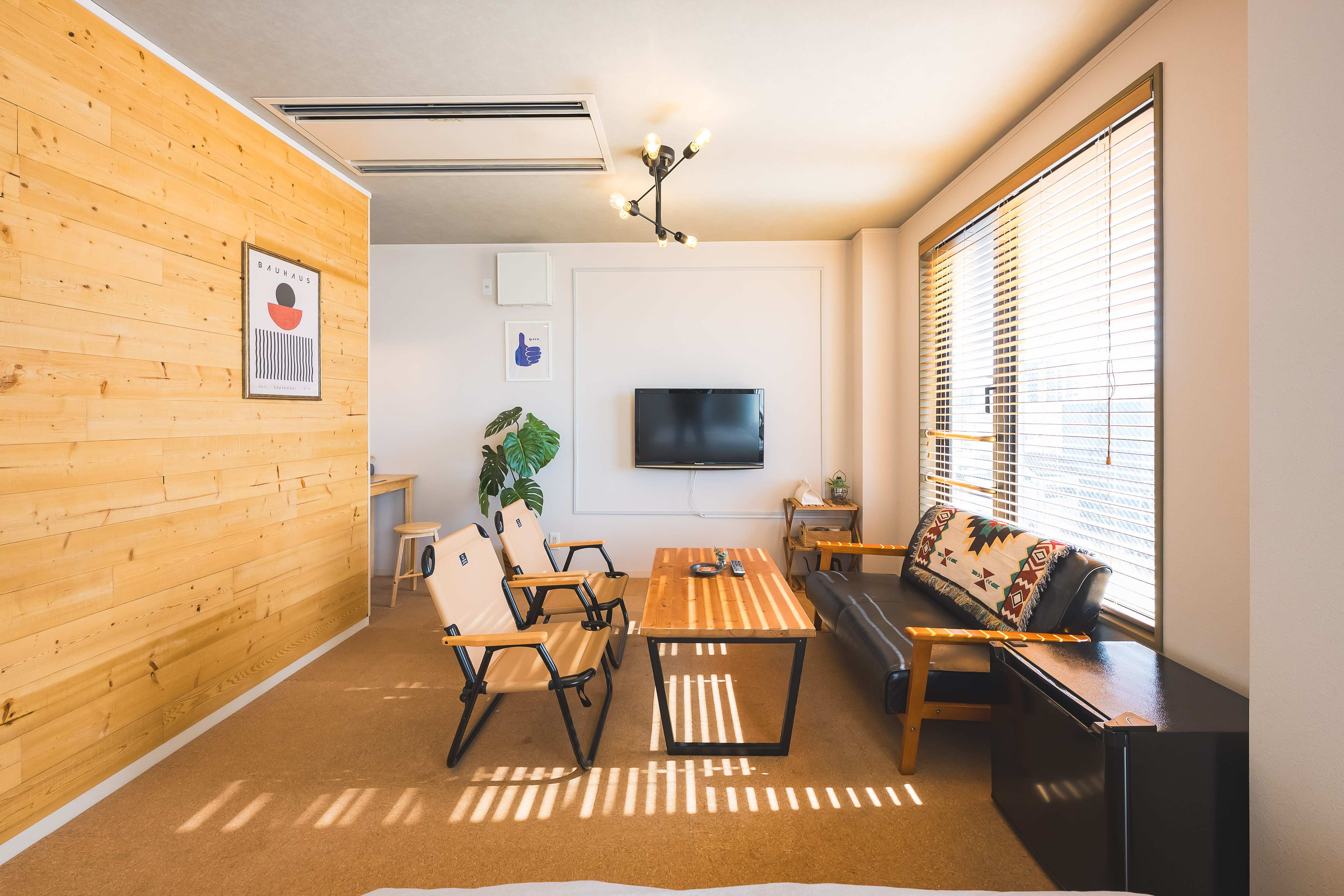 山小屋をイメージしたお部屋です。お部屋にいながら、ちょっとしたキャンプ気分をお楽しみいただけます。