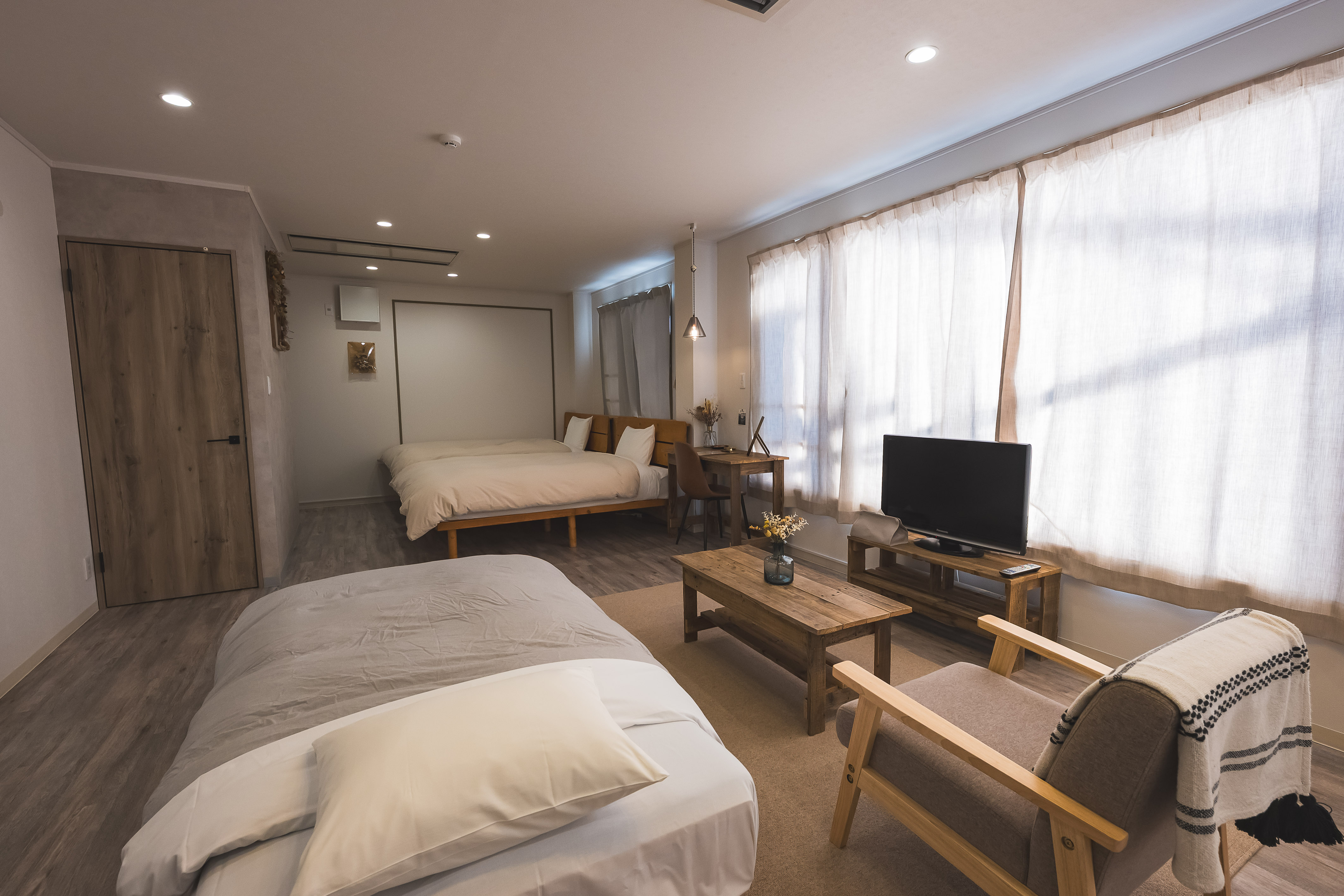 2名様まではベッドをご用意しております。3名様以上の場合はソファベッドをご使用ください。