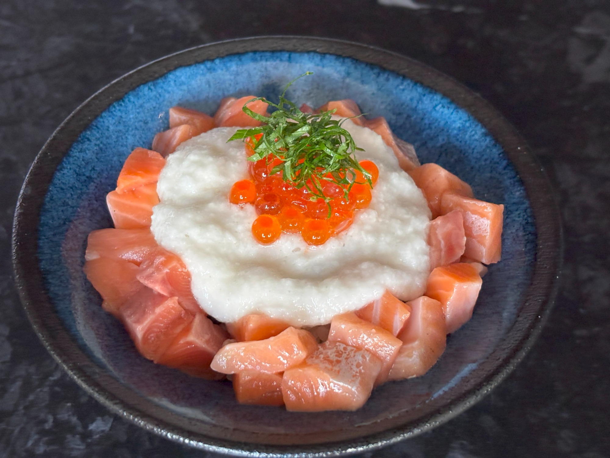 【Option】琴浦サーモンと鳥取ねばりっこ。