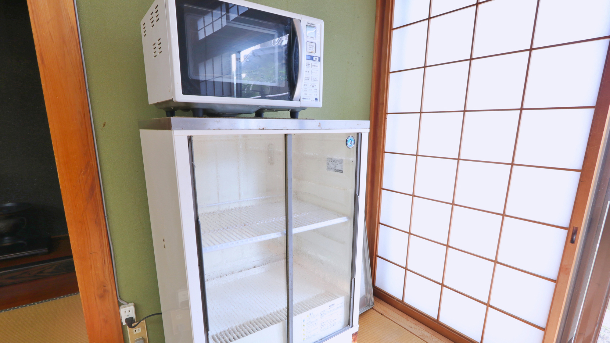 【設備】共用電子レンジ・冷蔵庫