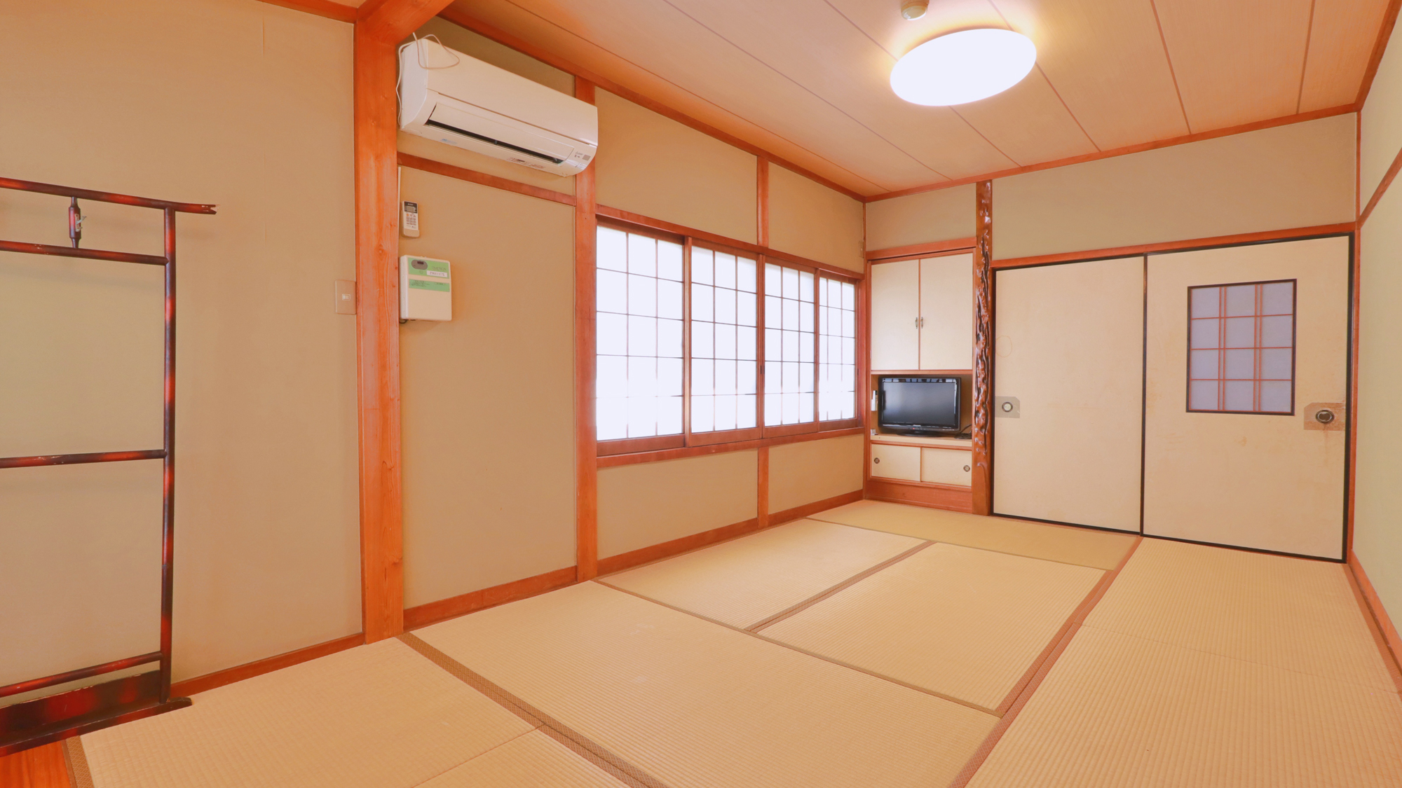 【客室】7.5畳和室_杉