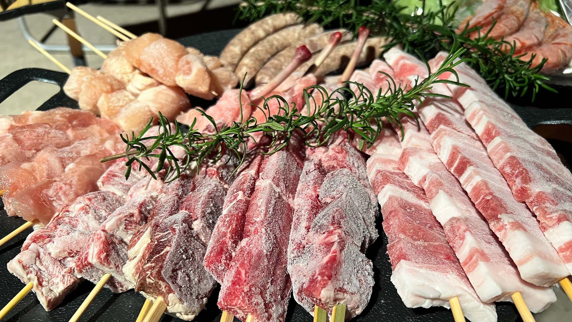 〔ウッドデッキで七輪BBQ〕＜食材付＞自然のなかで手軽に楽しむBBQ！