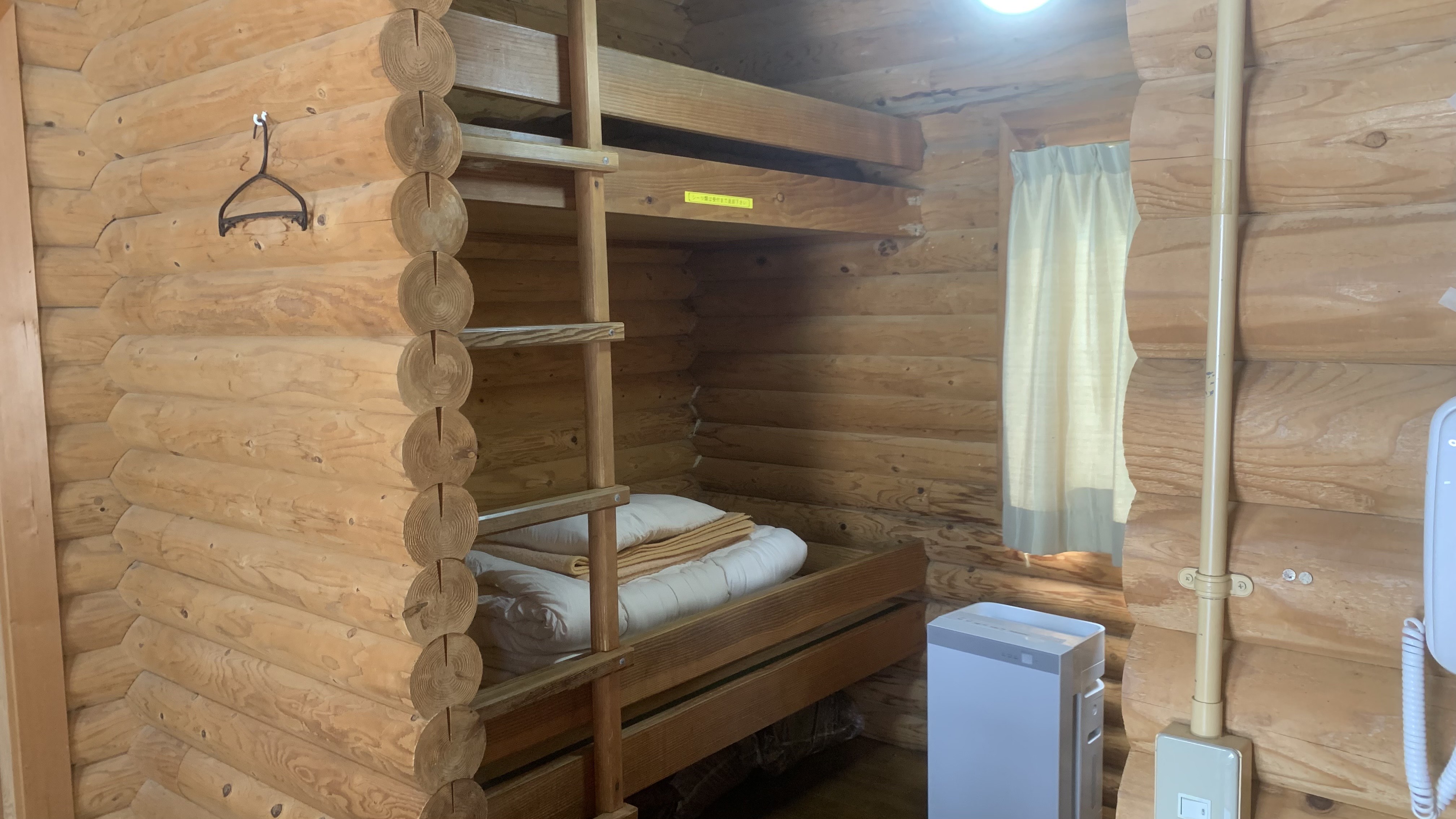 ・【コテージ】ご家族やご友人と二段ベッドで眠るワクワクを、自然あふれる当施設で体験してみませんか