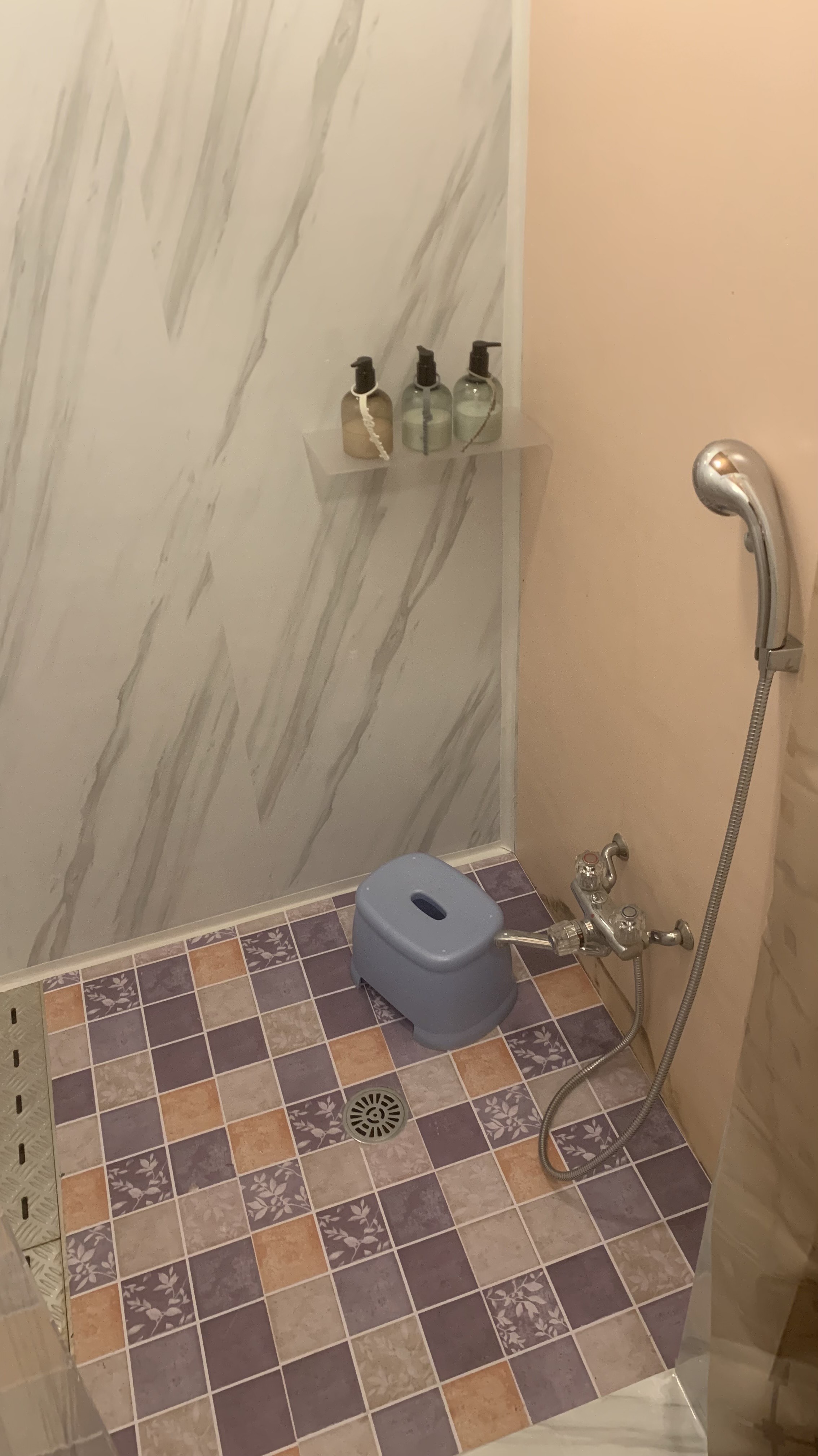 ・【管理棟/シャワールーム】