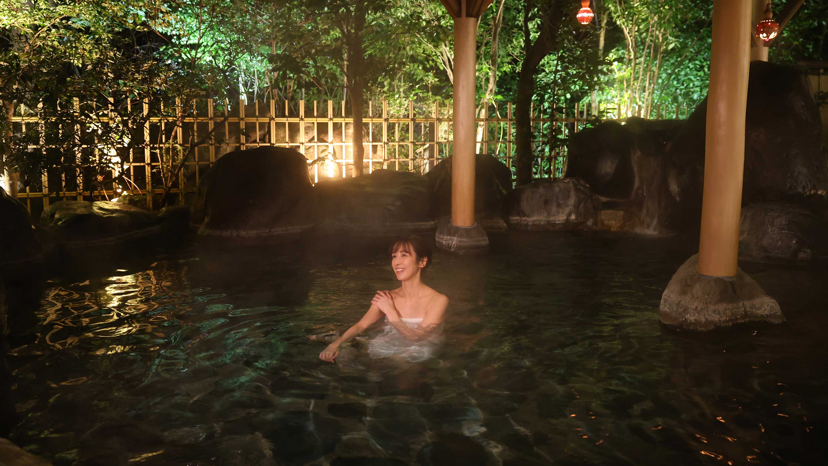 女性_露天風呂※イメージ