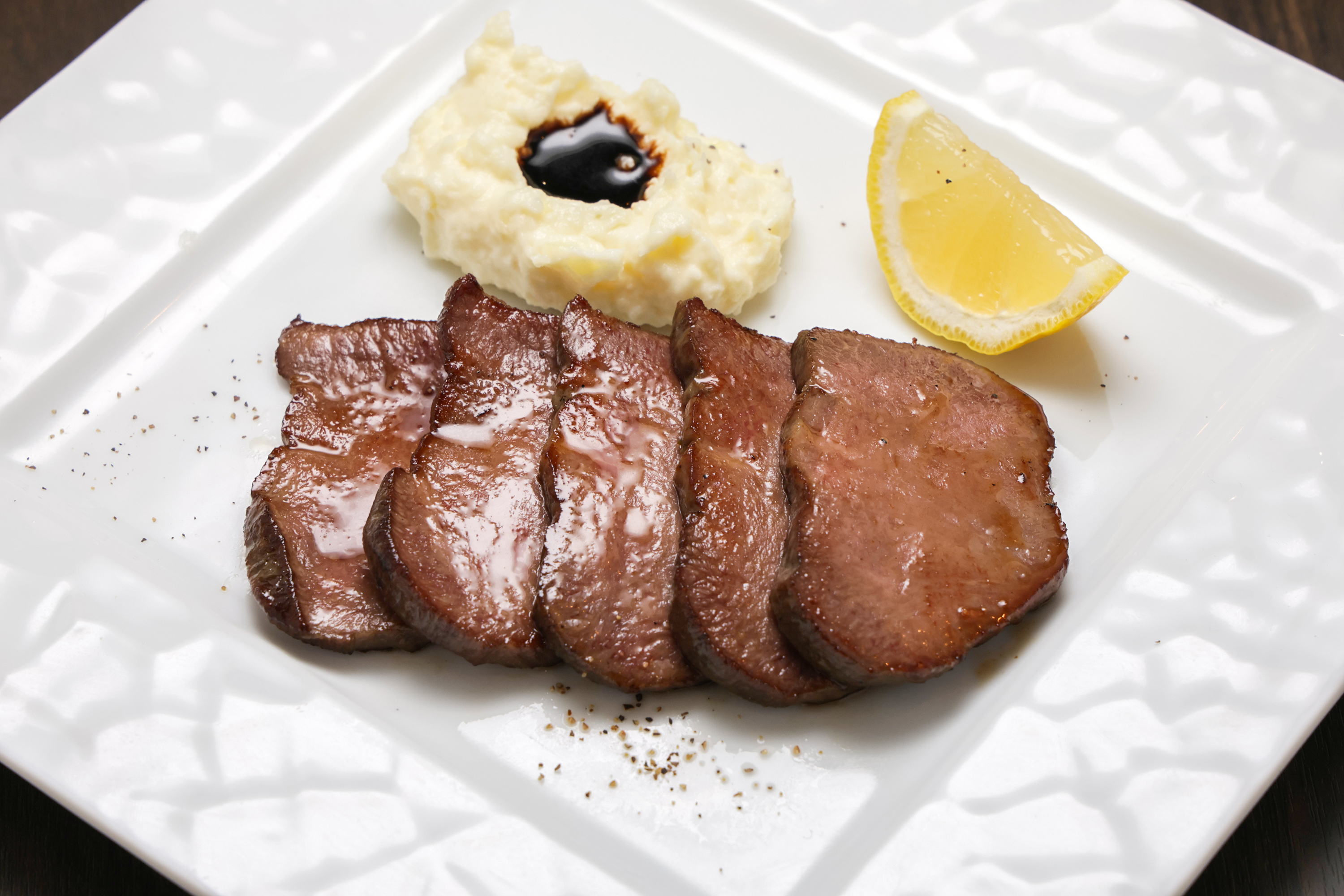 二段熟成牛タンのロースト